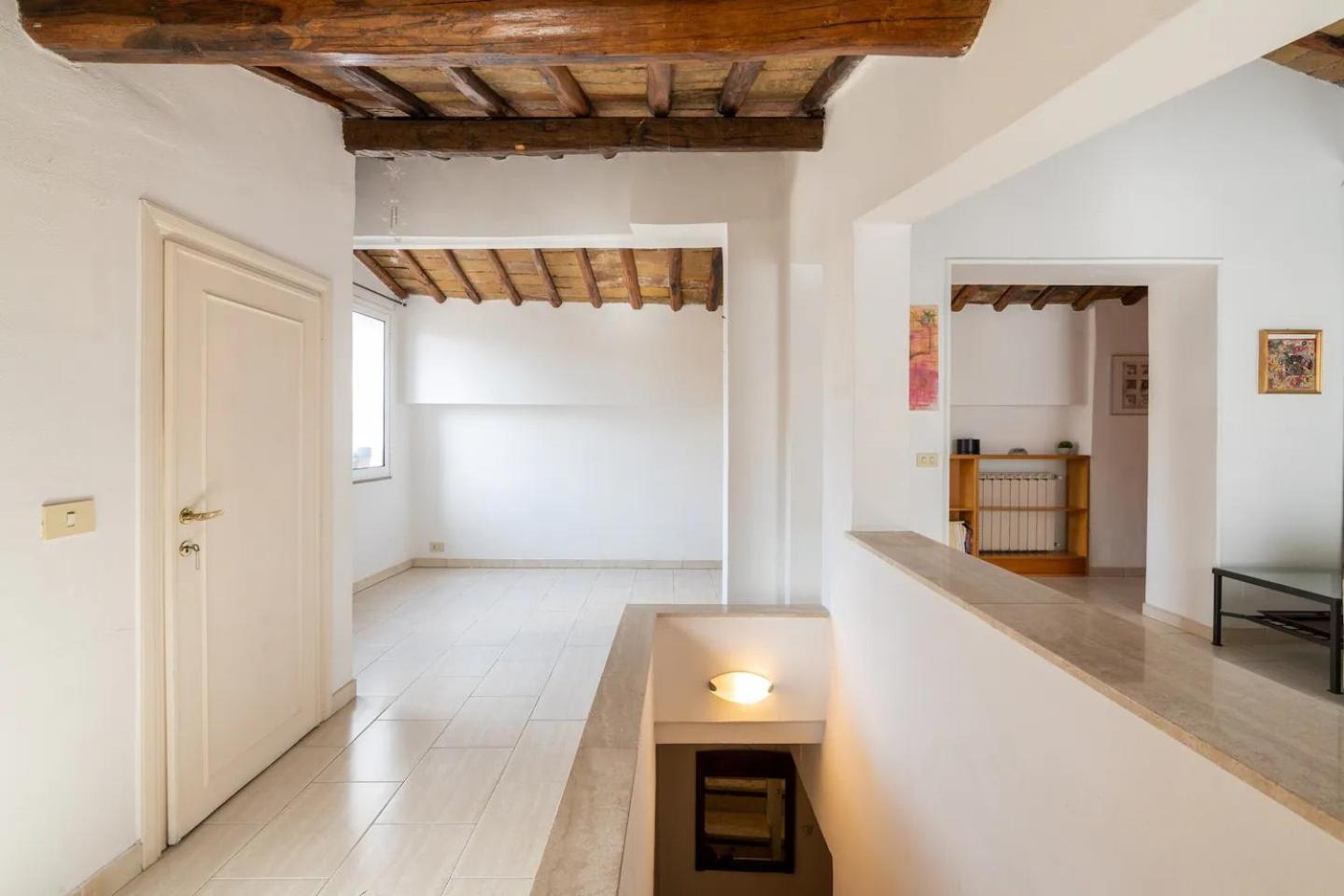 15 Min From Piazza Venezia Skyline Sanctuary In Trastevere Appartamento