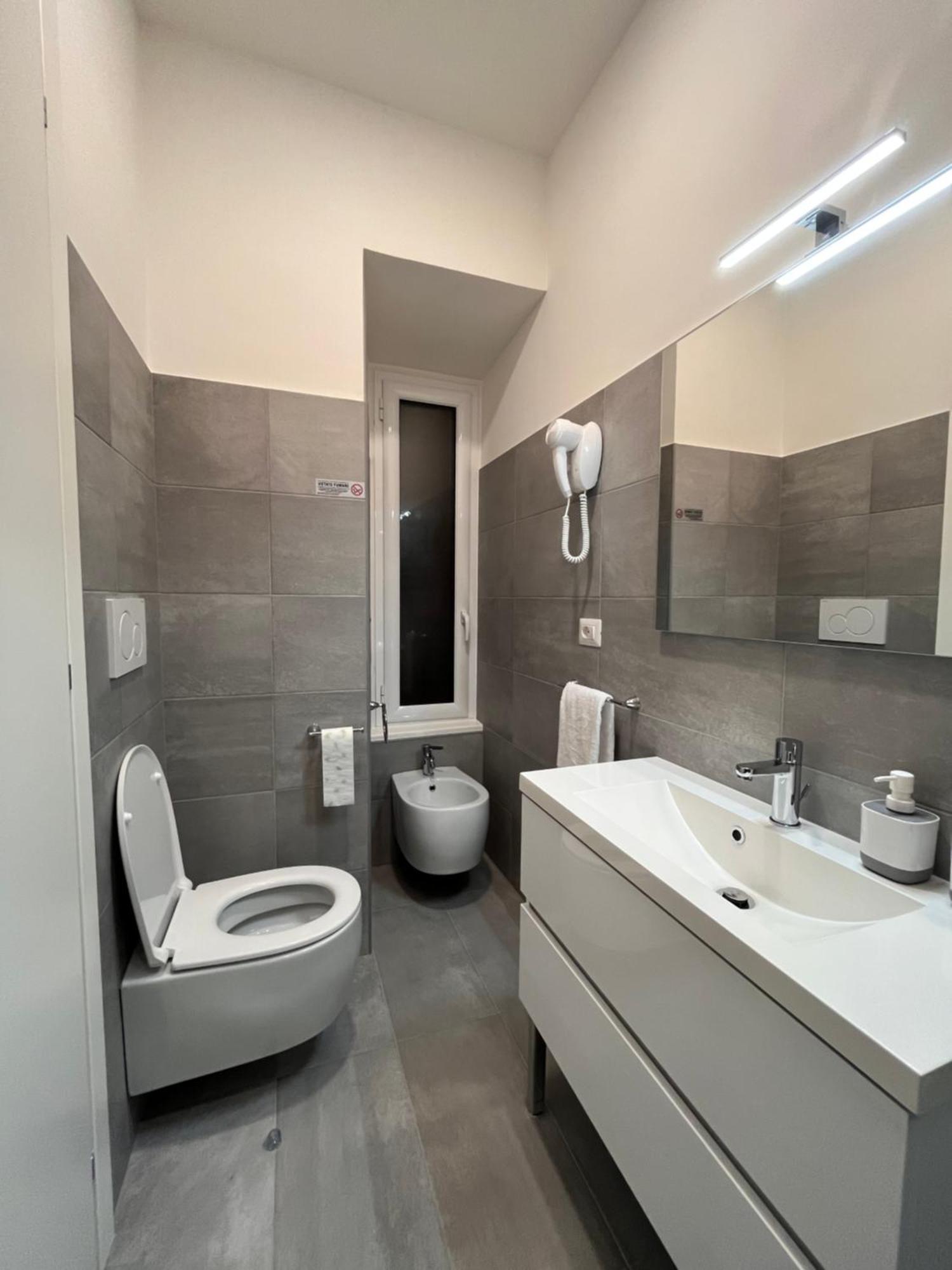 Colosseum Deluxe Guest house *