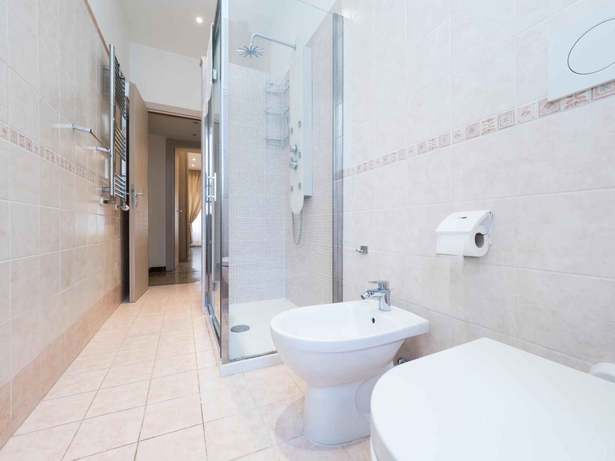{colosseum 10 Minutes} Netflix & Free Wi-fi Apartment Rome
