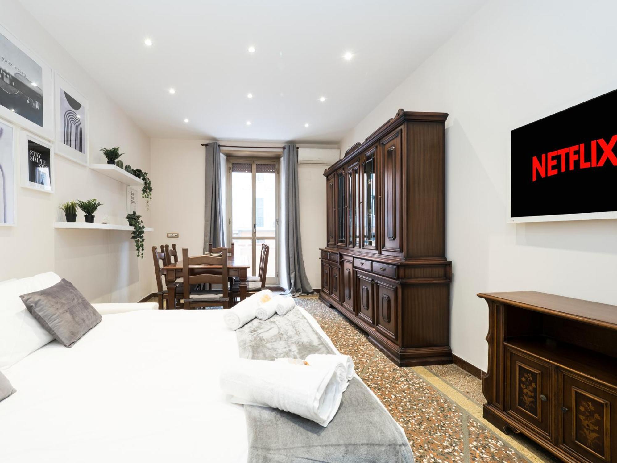 {colosseum 10 Minutes} Netflix & Free Wi-fi Roma