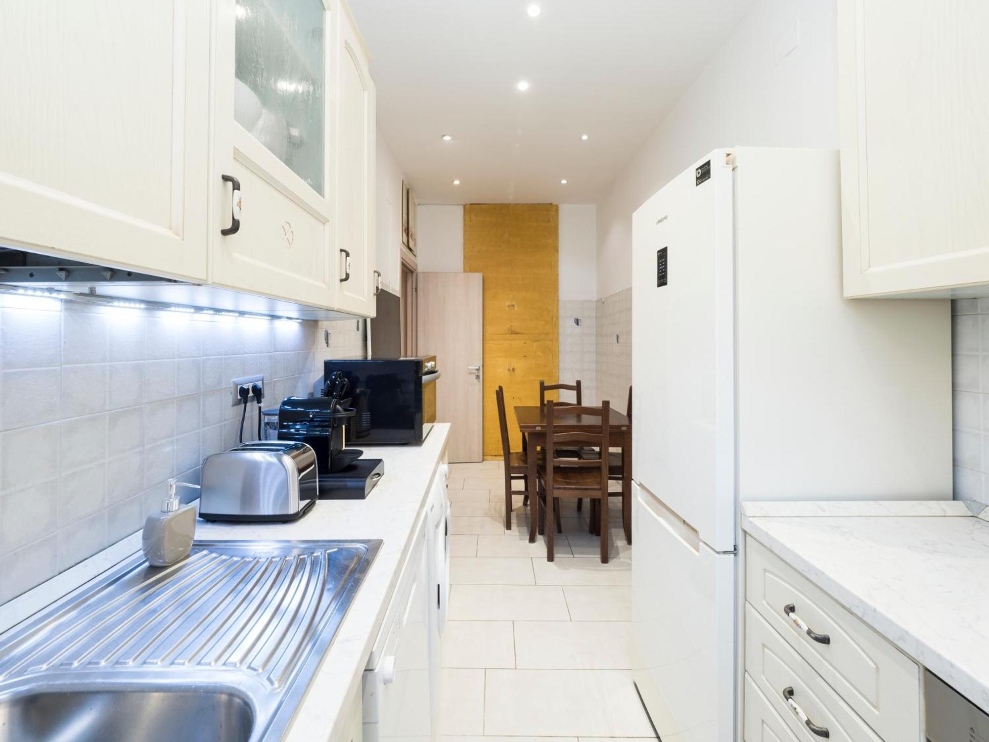 Apartment {colosseum 10 Minutes} Netflix & Free Wi-fi