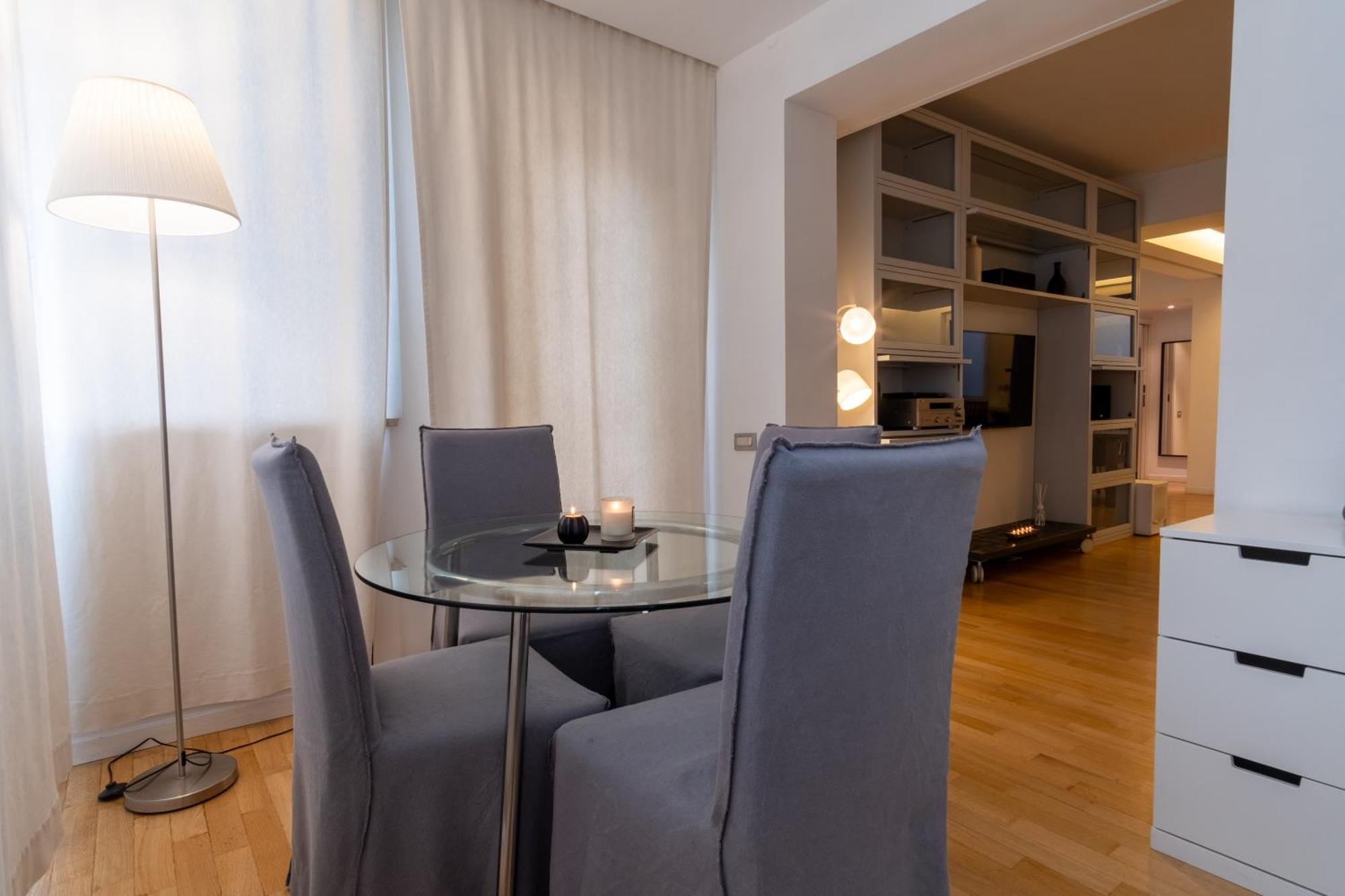 Attic With Terrace And Jacuzzi - Luxury Appartamento Roma