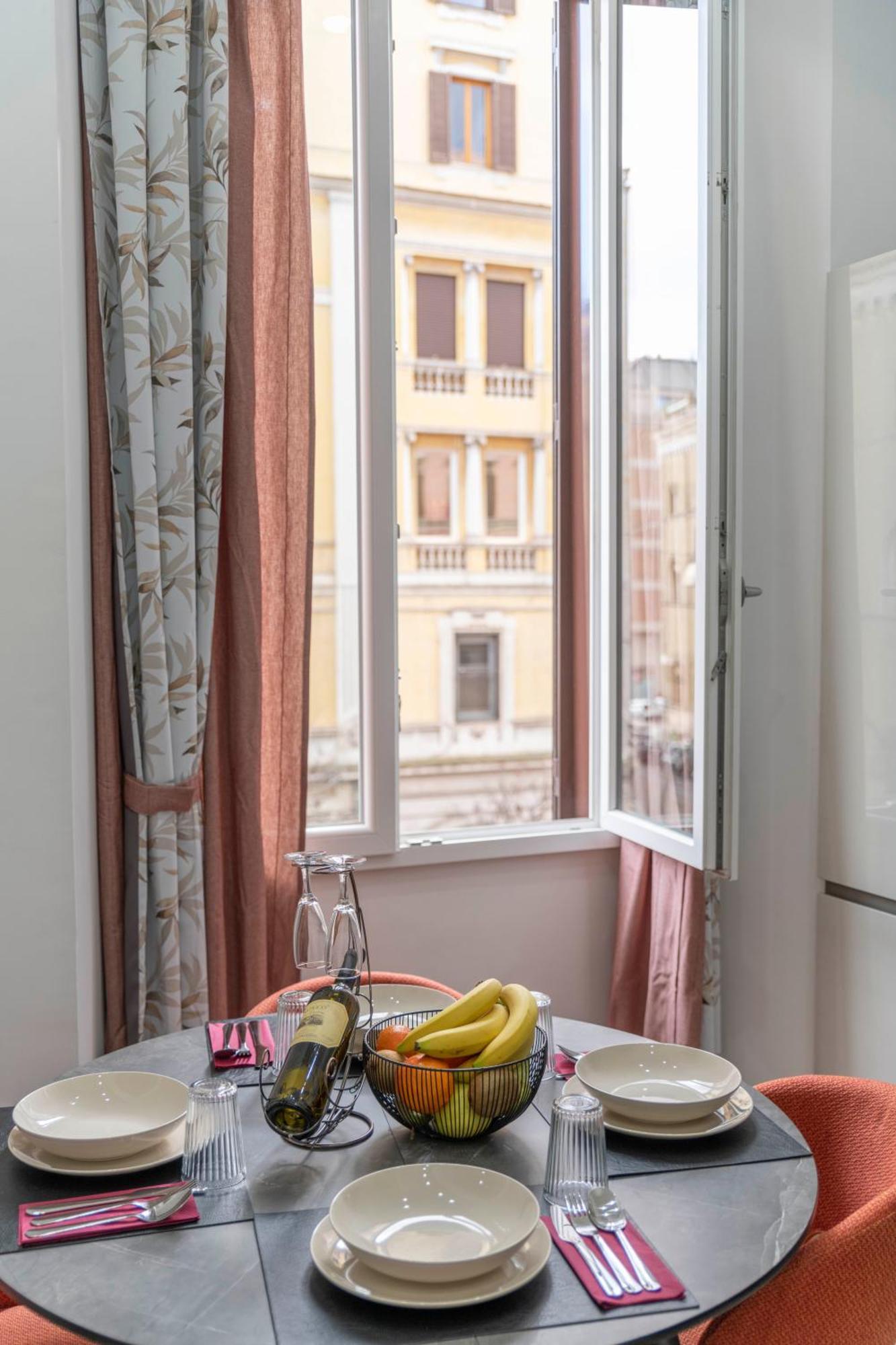 Cola Roma