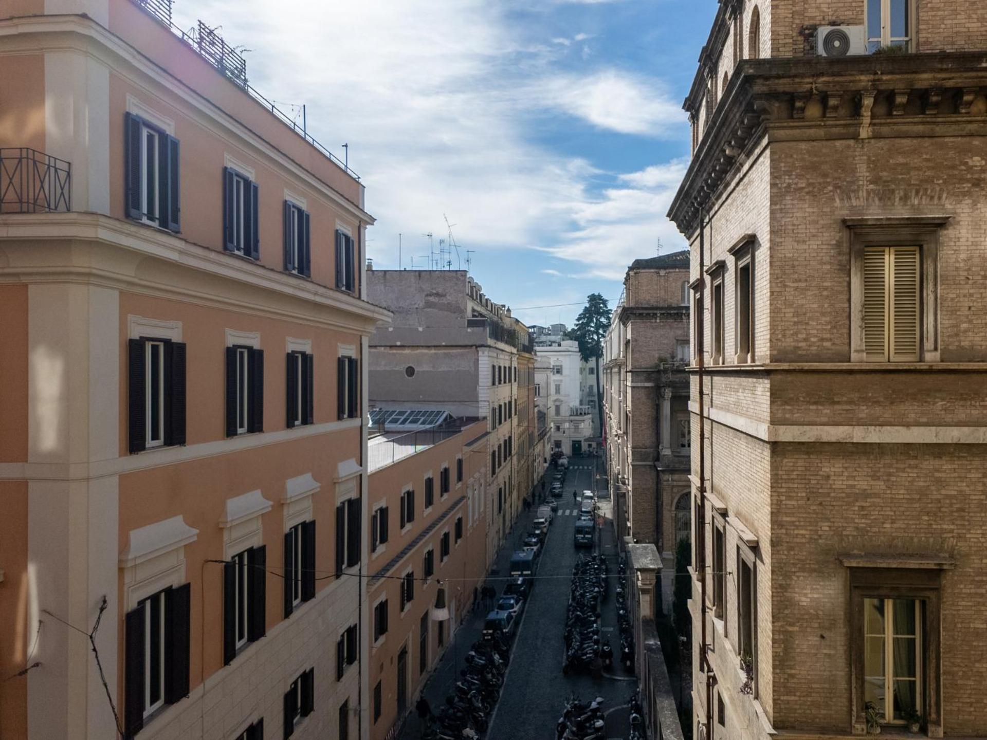 The Rent - Four-room A Few Steps From The Trevi Fountain Appartamento