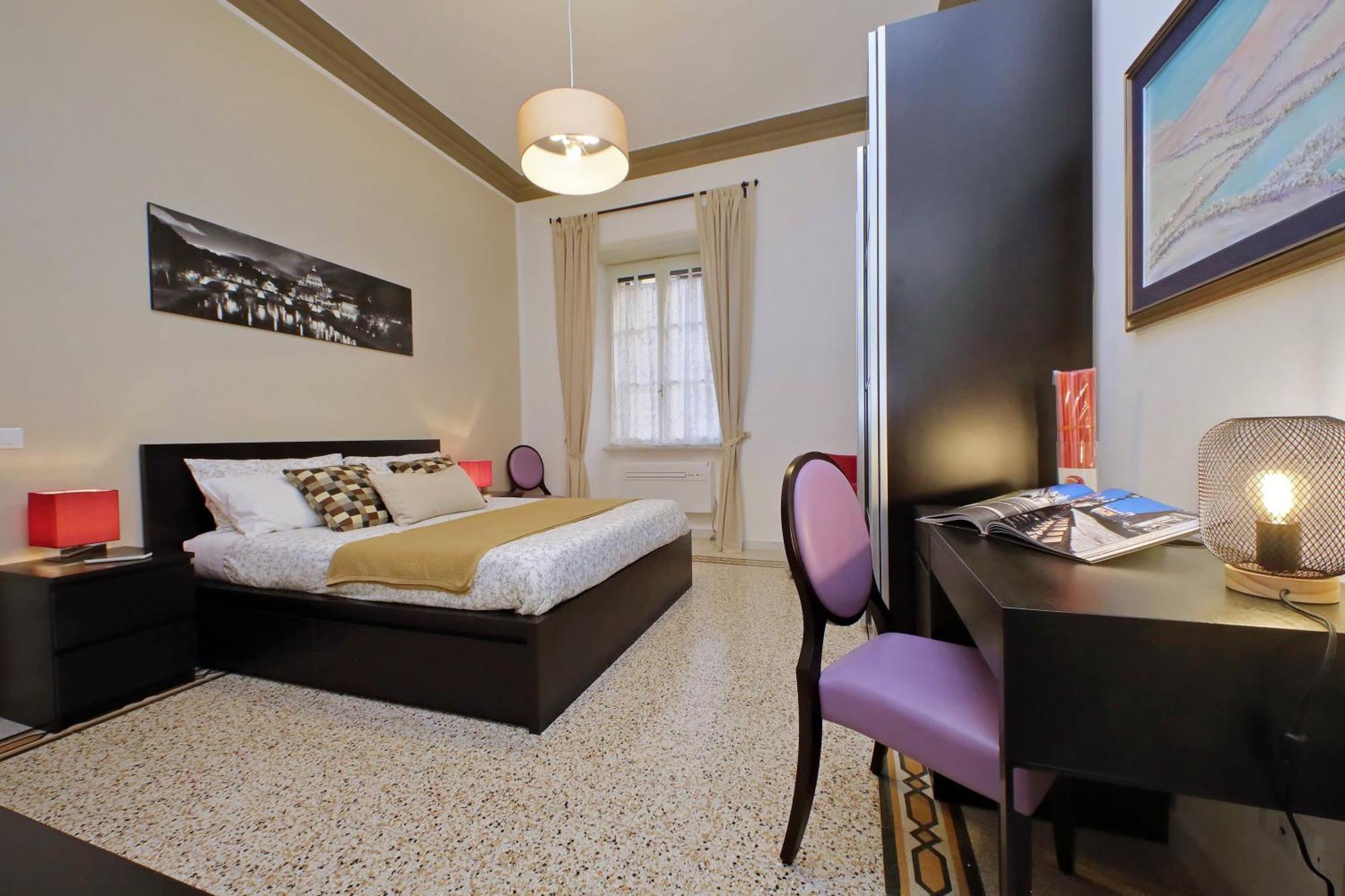 Casa Giuliana -3br 2bath Flat, 116 M2 On One Level, 2nd Floor With Lift, High Comfort, Quite, Chic, Doorman, 600 Meters From Vatican Museums And Ottaviano Metro, Plenty Of District Facilities, Welcome Drinks & Local Guide, 24 Hour 4 Language Su Appartamento Roma