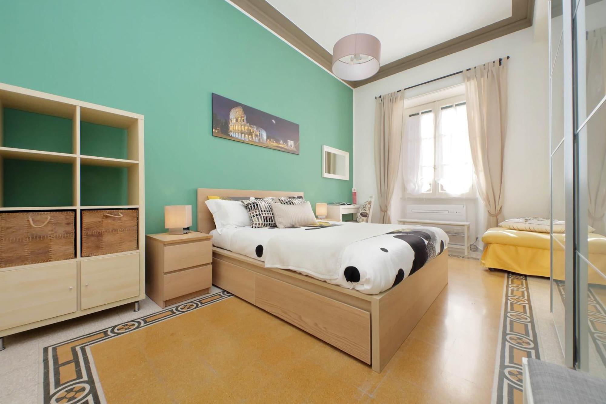 Casa Giuliana -3br 2bath Flat, 116 M2 On One Level, 2nd Floor With Lift, High Comfort, Quite, Chic, Doorman, 600 Meters From Vatican Museums And Ottaviano Metro, Plenty Of District Facilities, Welcome Drinks & Local Guide, 24 Hour 4 Language Su Roma