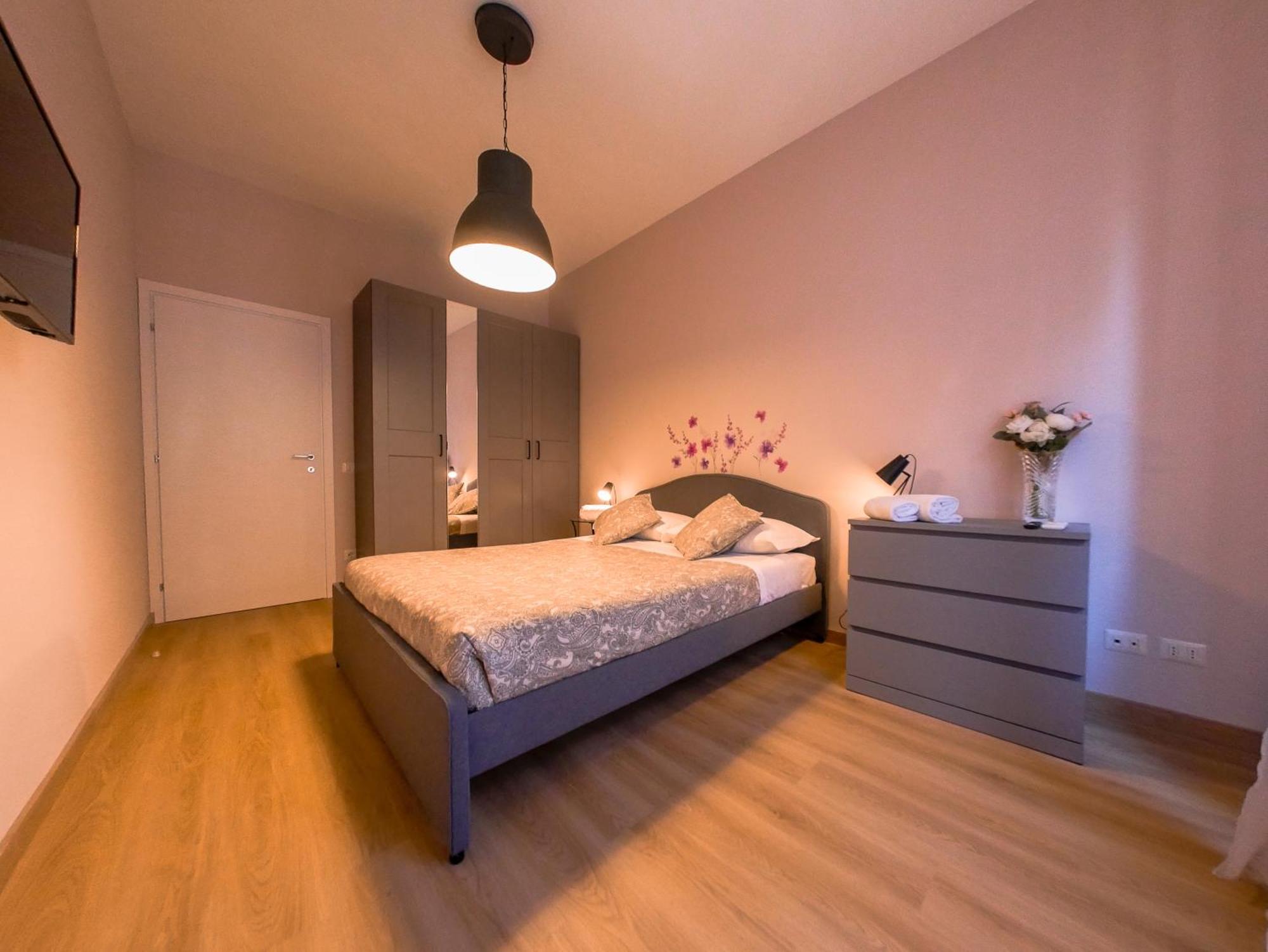 Appartamento Chic Modern 2-bedroom Near Metro *
