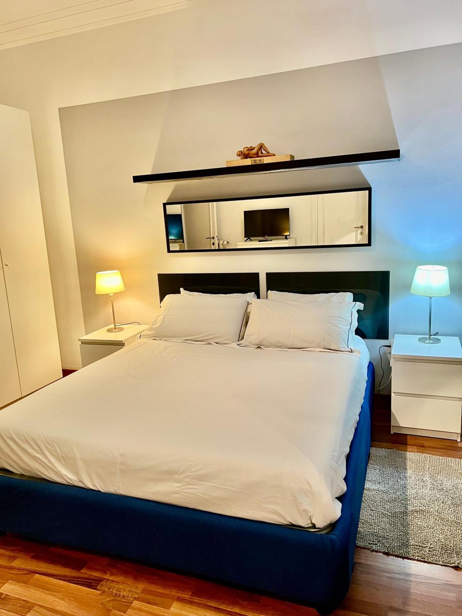Lovely Art 2 Bedroom Flat Next To Metro Station Lodi * Roma