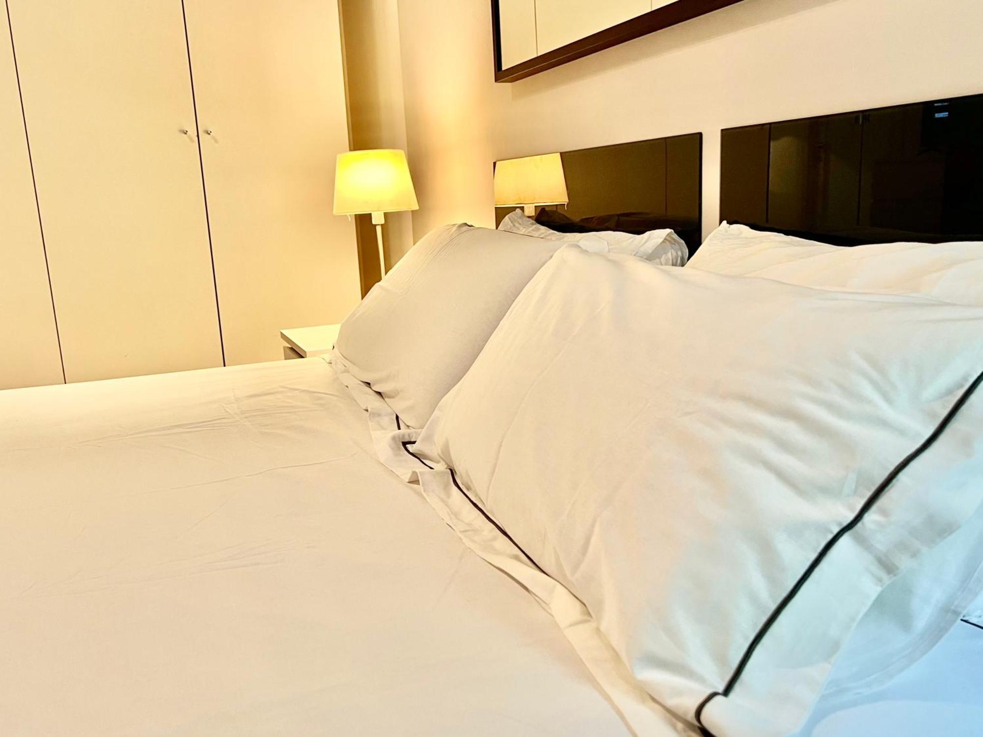 Lovely Art 2 Bedroom Flat Next To Metro Station Lodi *