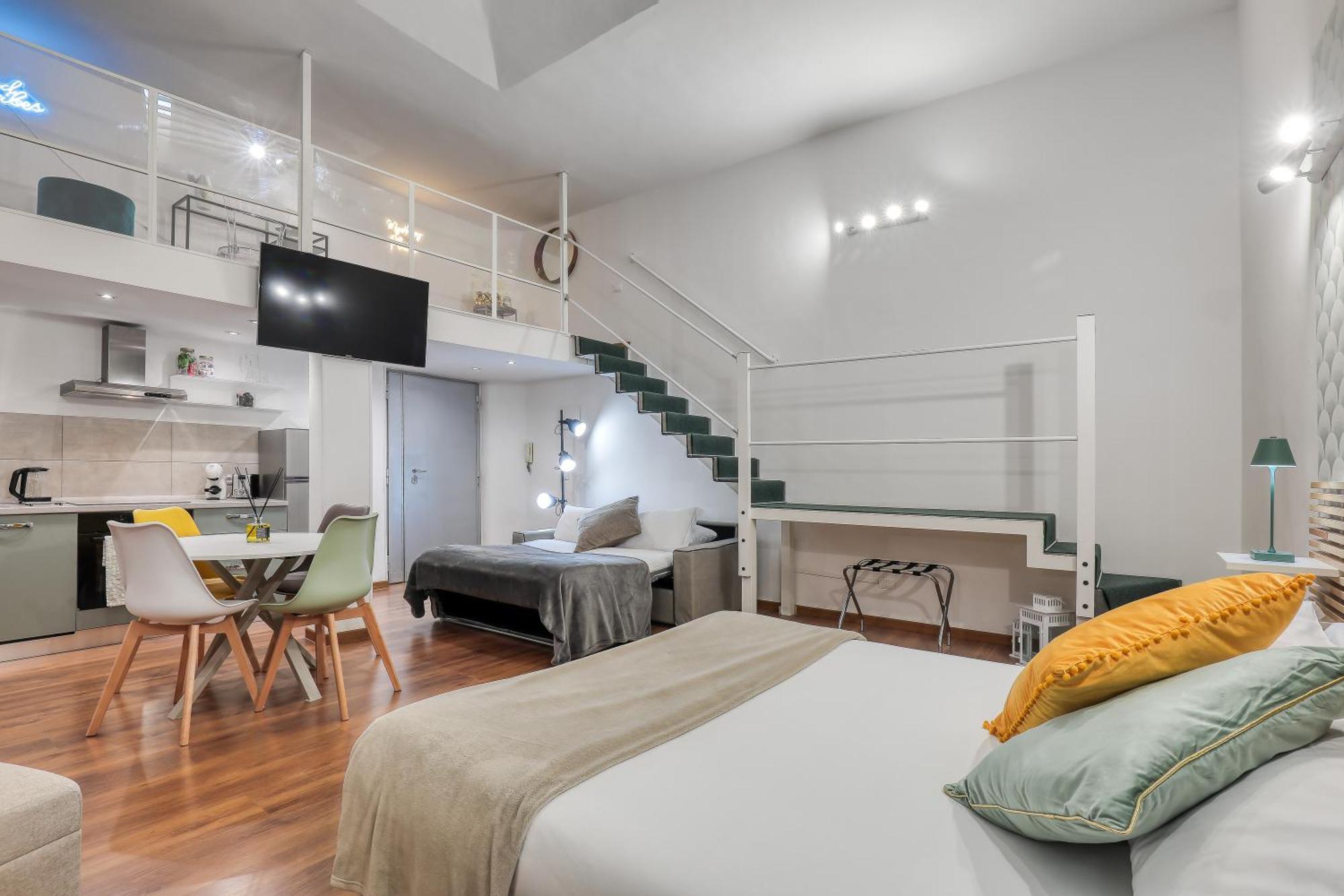 Atrhome Essential Loft Canova Apartment