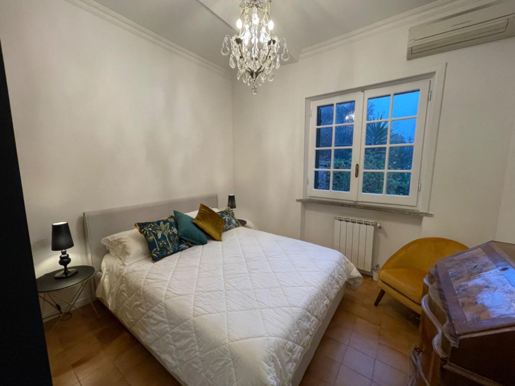 Delightful Stylish House With Private Garden Close To Downtown Ferienhaus