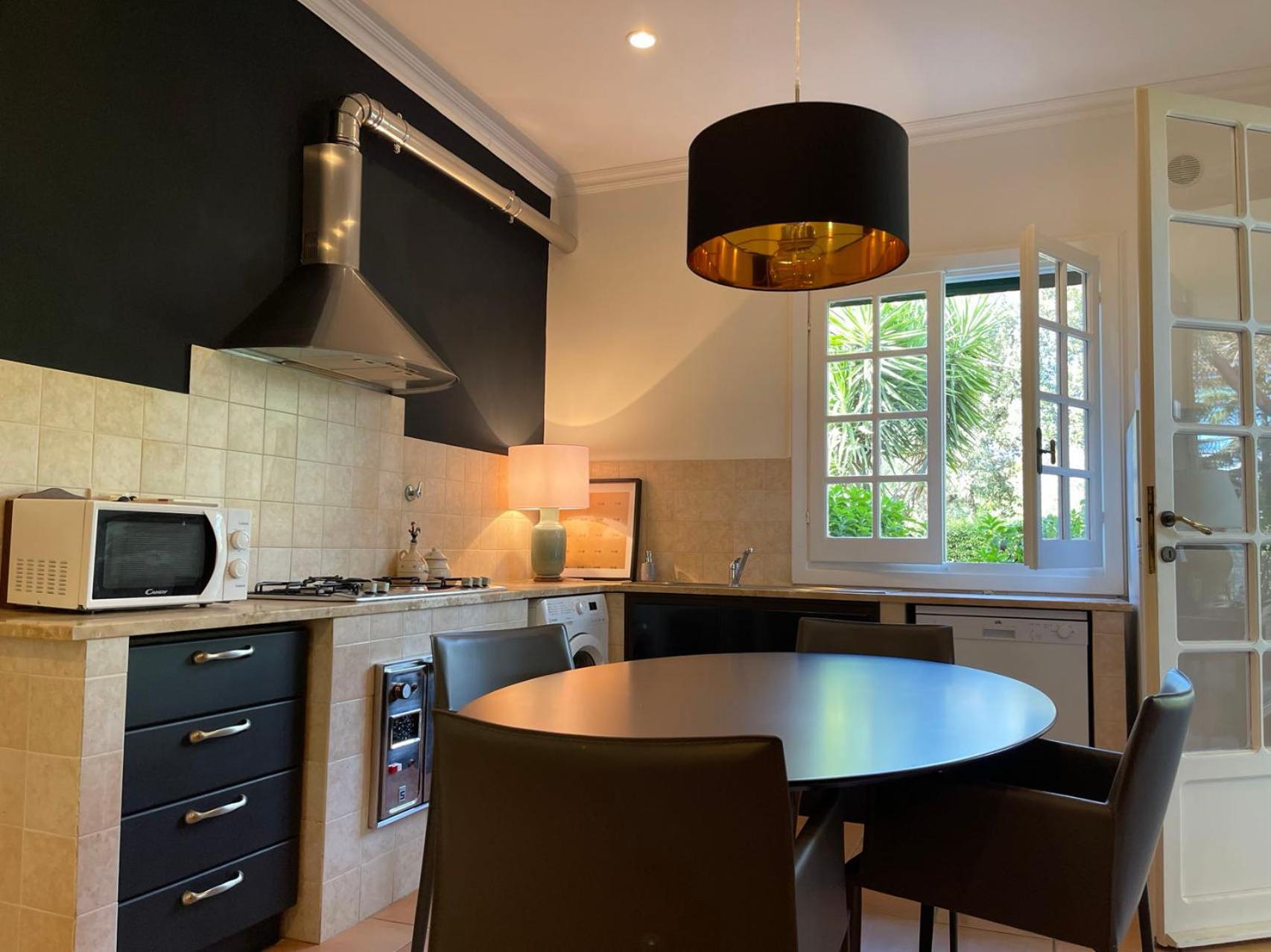 Ferienhaus Delightful Stylish House With Private Garden Close To Downtown *
