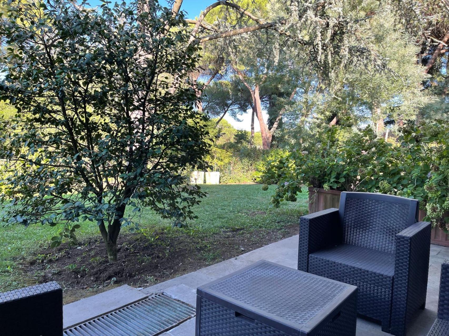 Ferienhaus Delightful Stylish House With Private Garden Close To Downtown