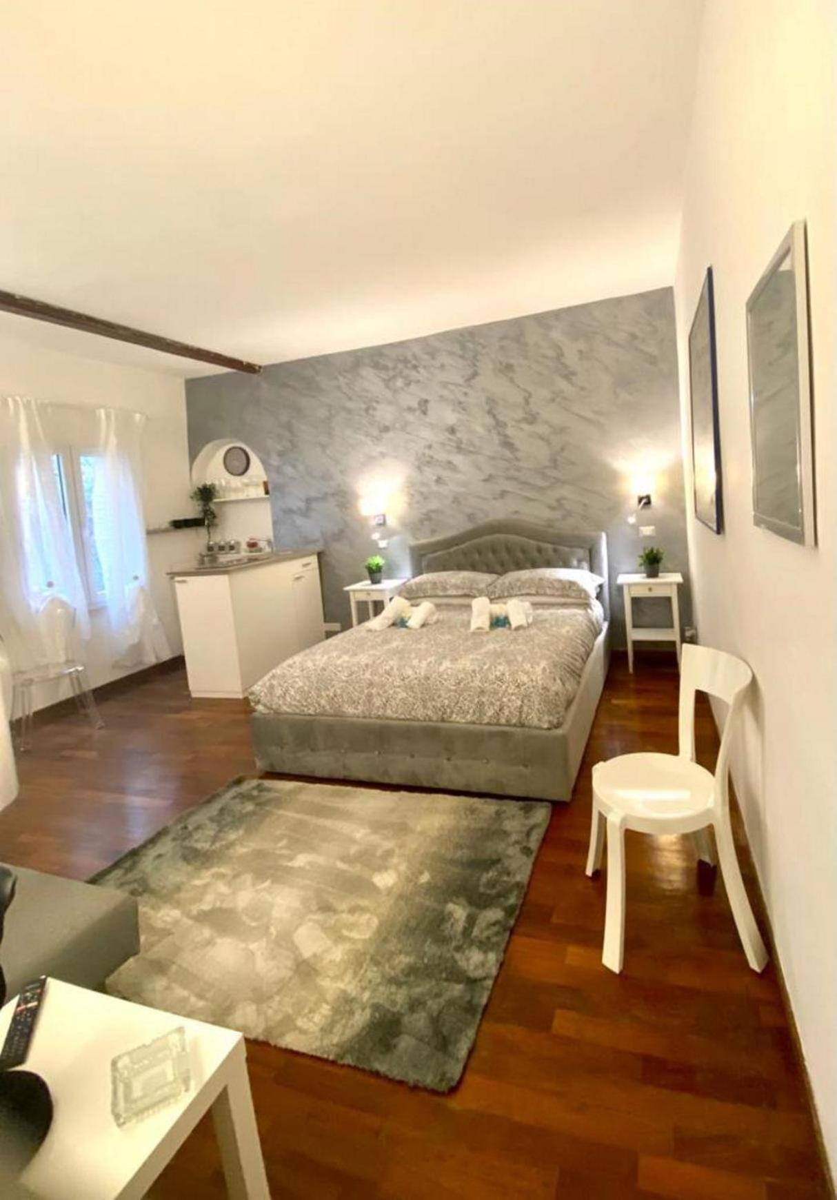 Apartment Navona Viola