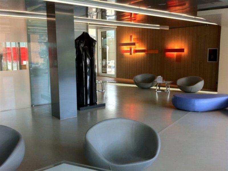 Zone Hotell 4*