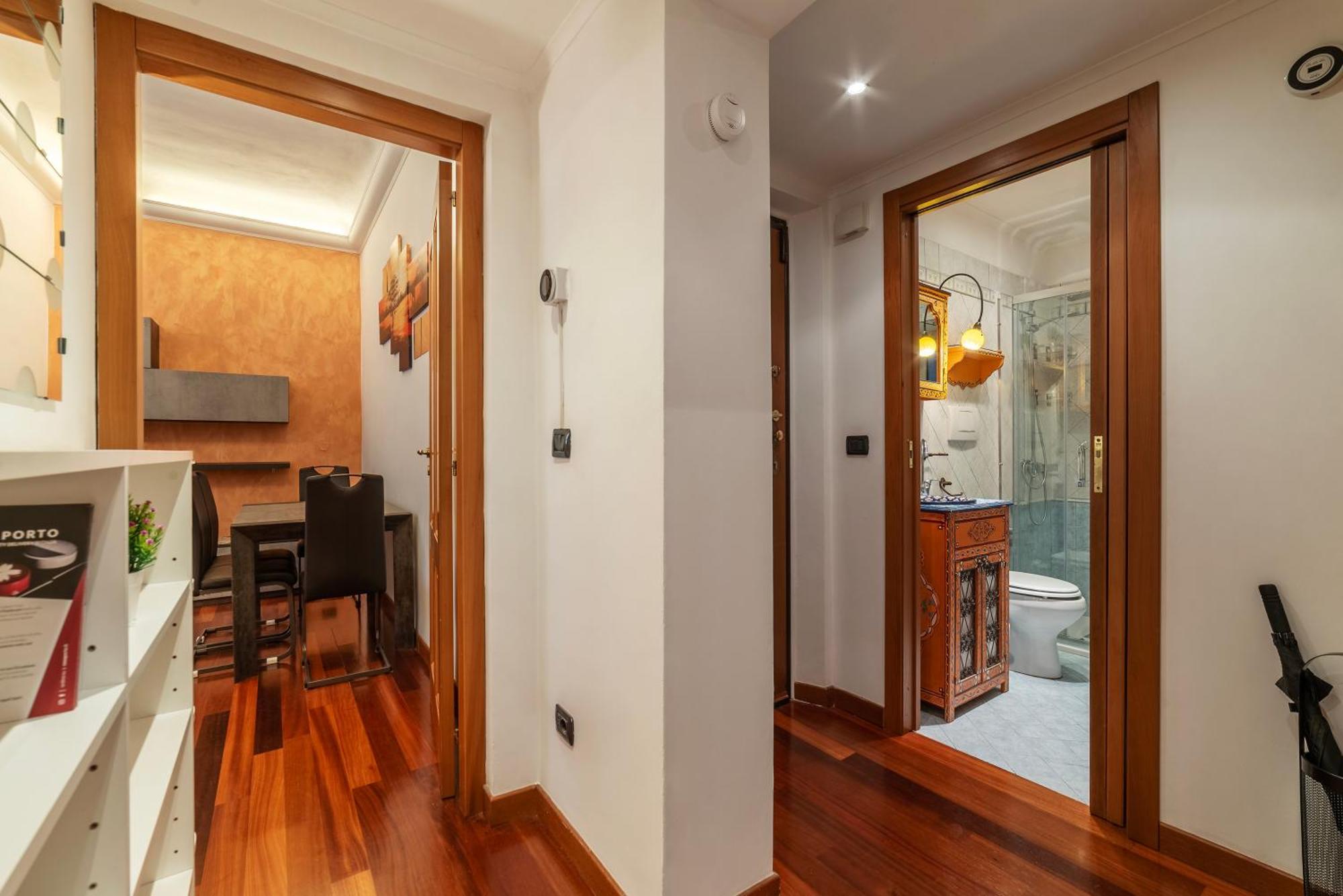 Termini Live Laugh & Apartment *