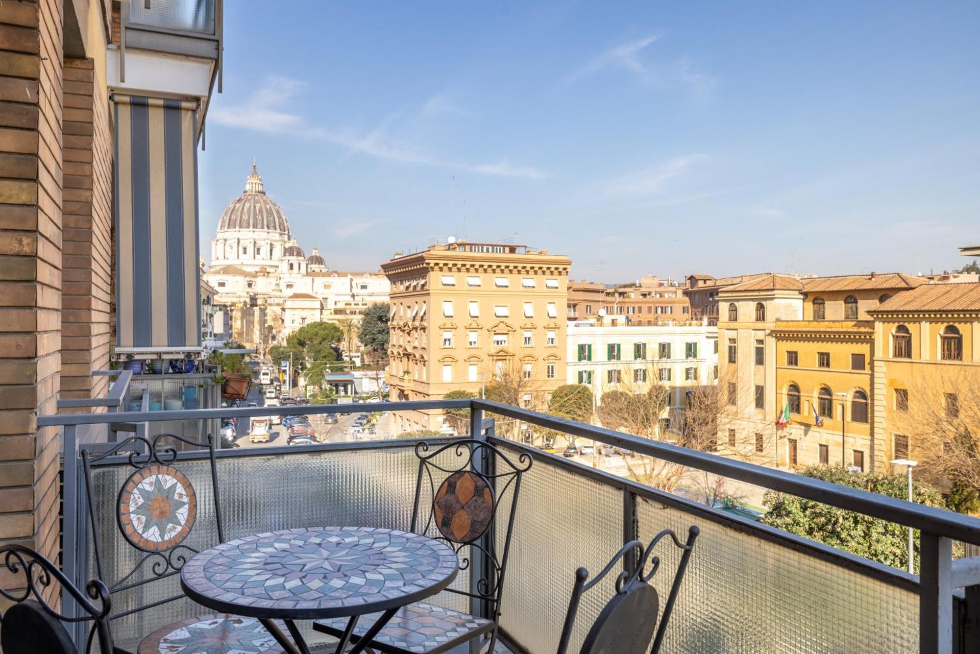 Vista Indimenticabile Sulla Cupola Di S. Pietro Apartment *