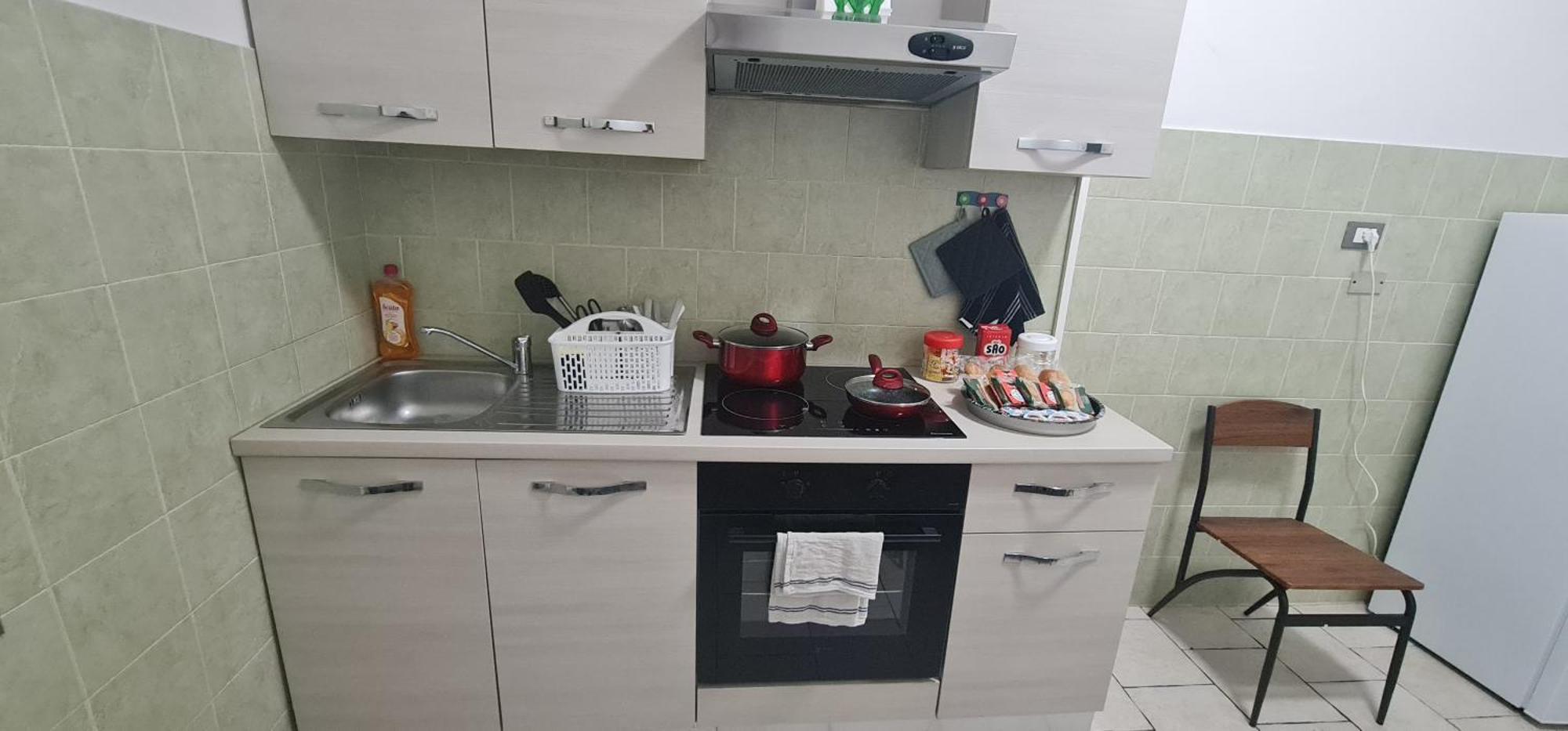 Vicino Metro C Apartamento *