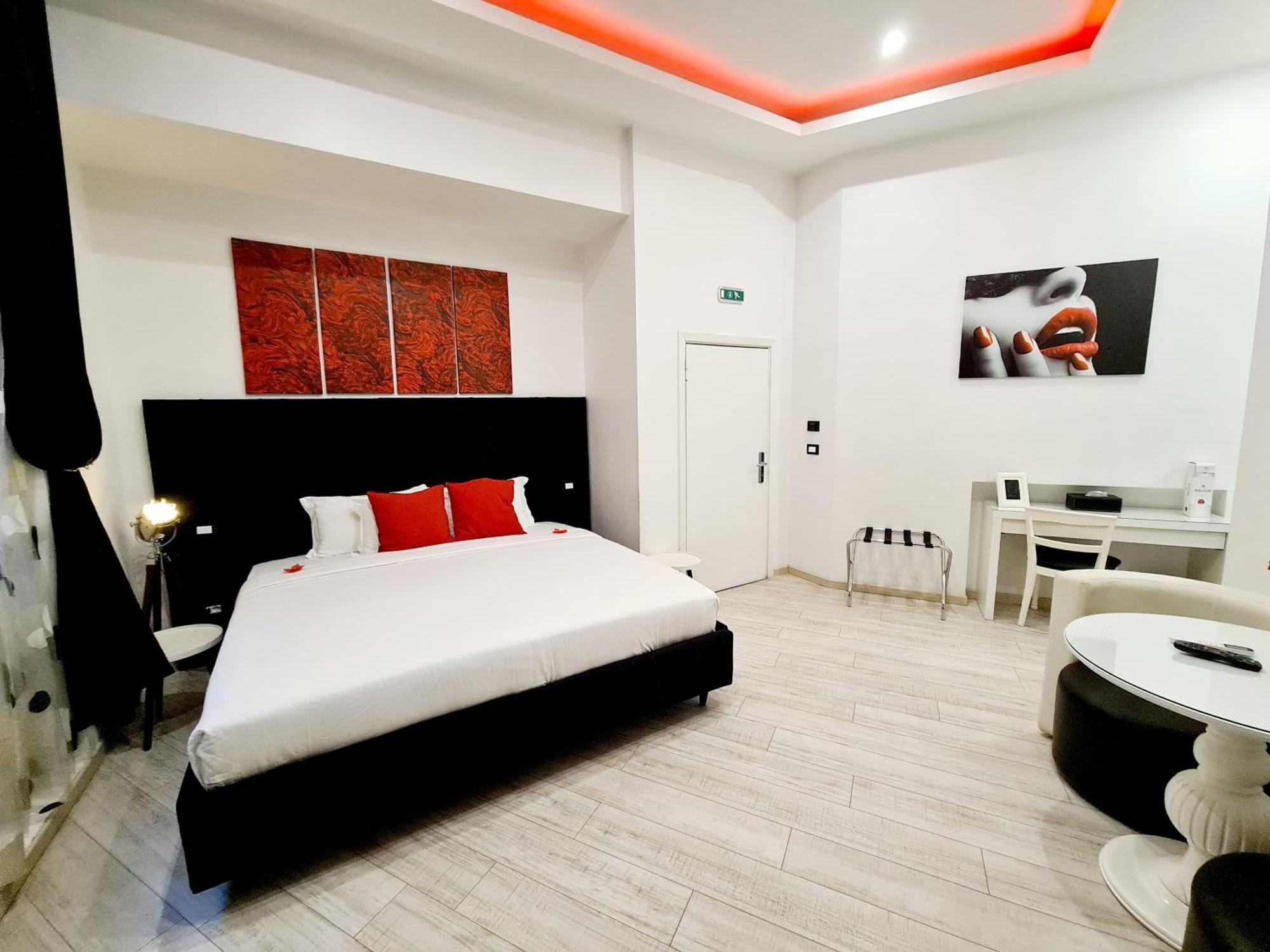Hotel Escape Luxury 3*