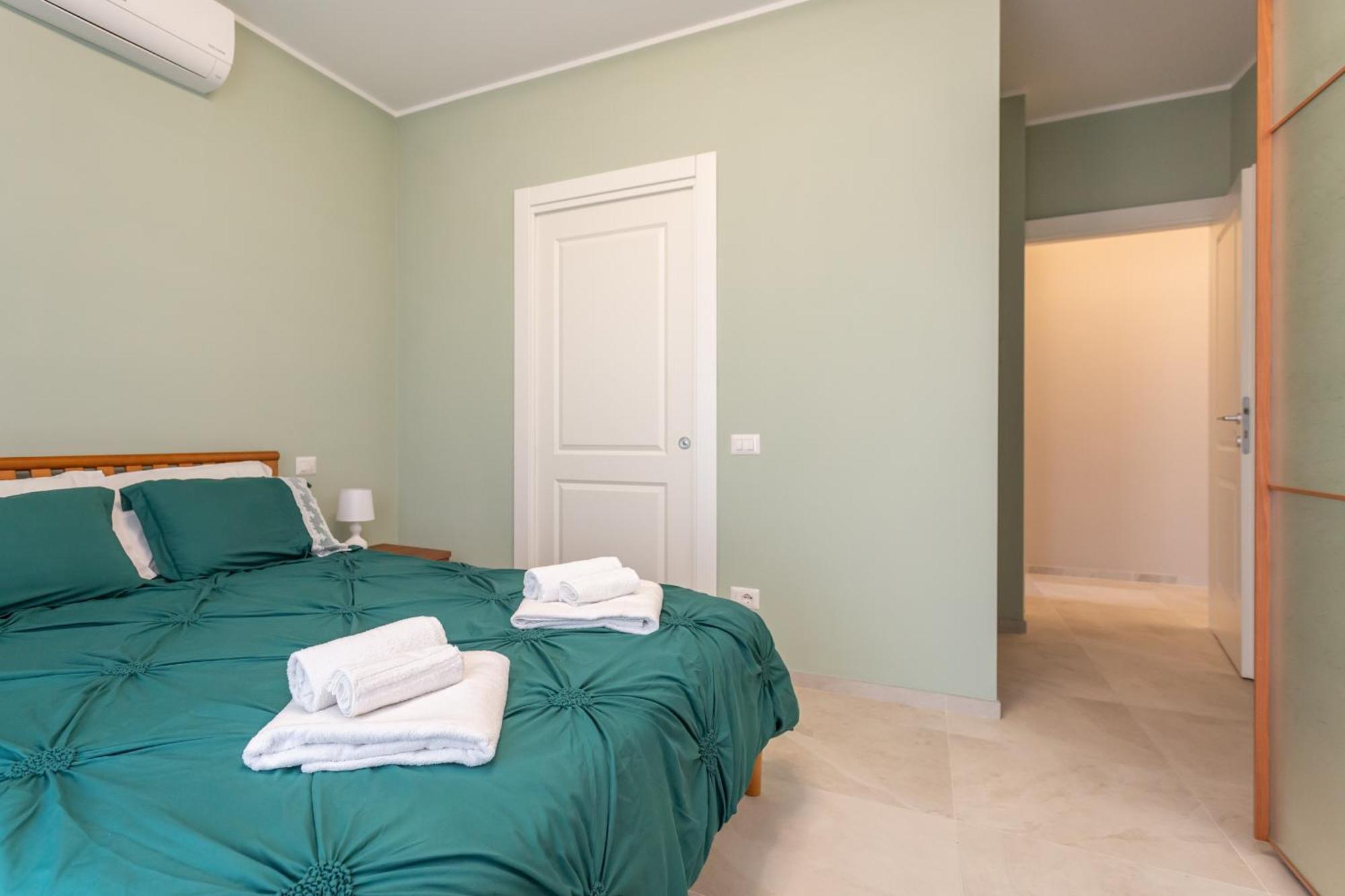 2-bedroom Retreat Near Metro & Parks Apartamento