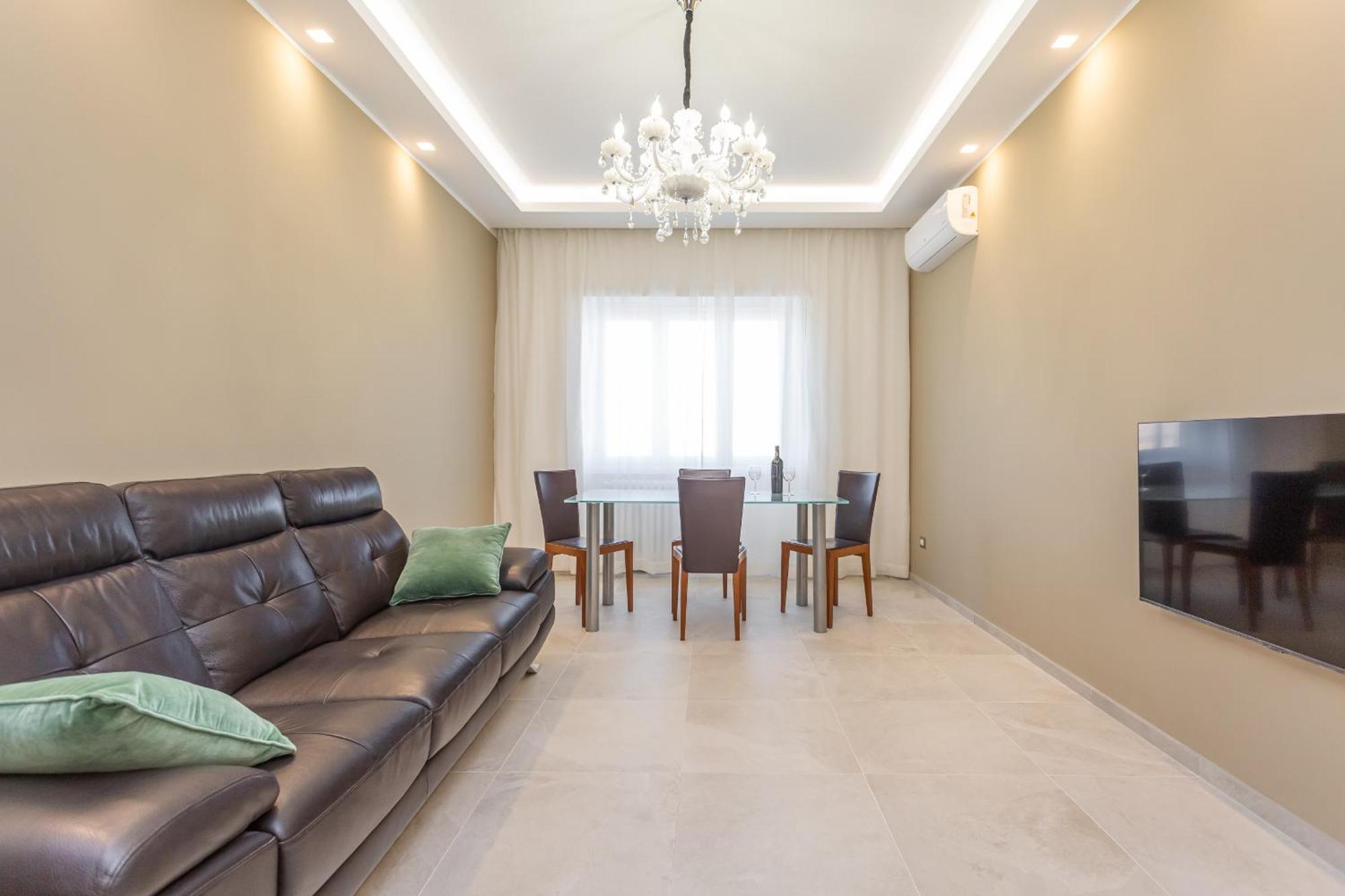 2-bedroom Retreat Near Metro & Parks Apartamento Roma