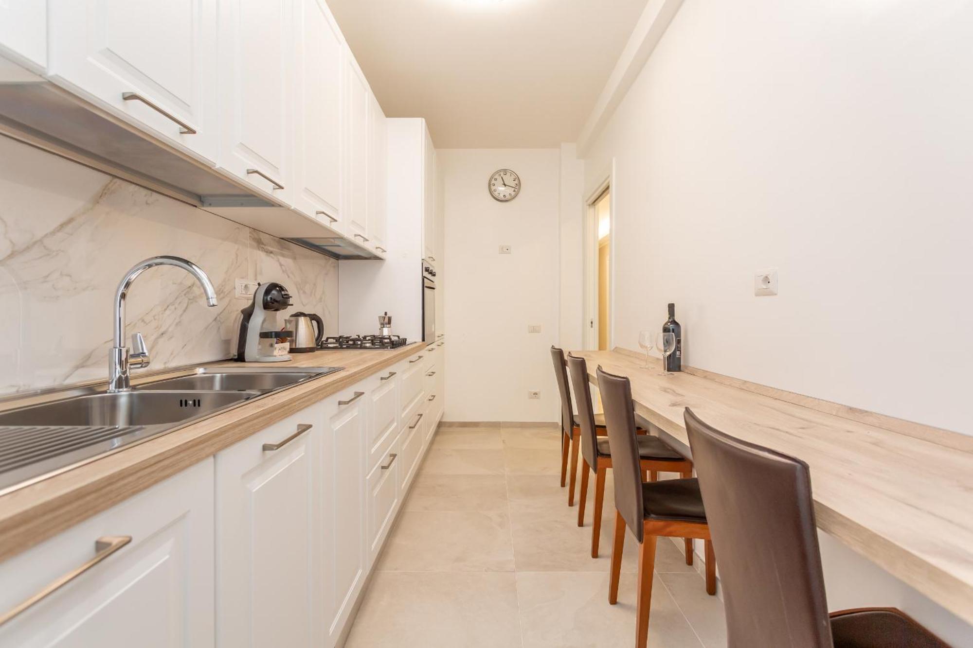 2-bedroom Retreat Near Metro & Parks Apartamento