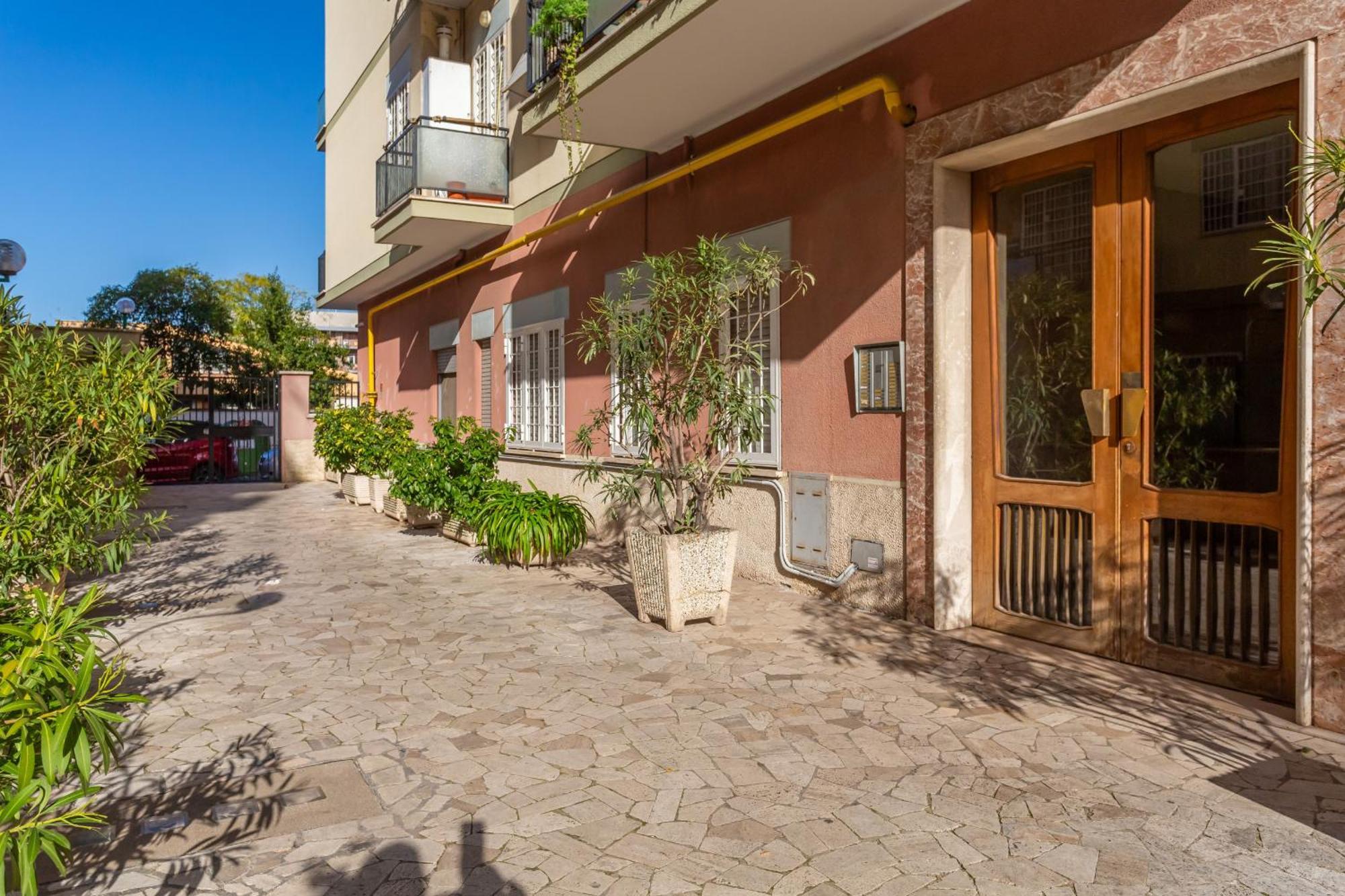 2-bedroom Retreat Near Metro & Parks * Roma