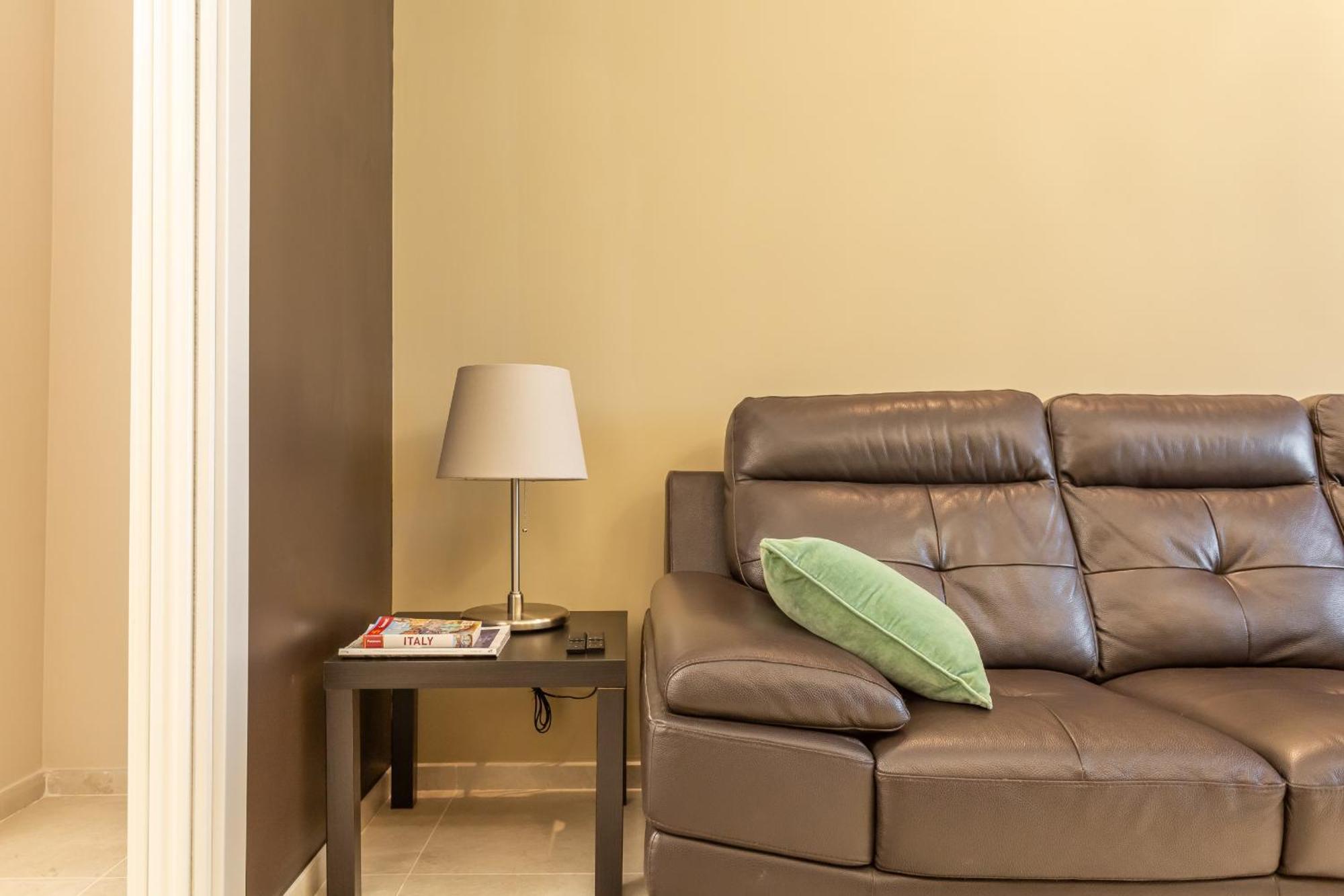 2-bedroom Retreat Near Metro & Parks Apartamento Roma
