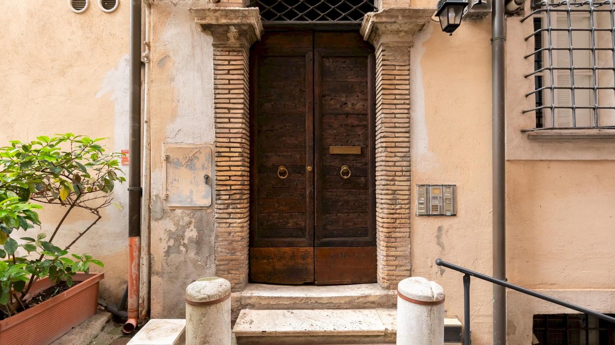 Casa Makam 4, Emma Villa Roma