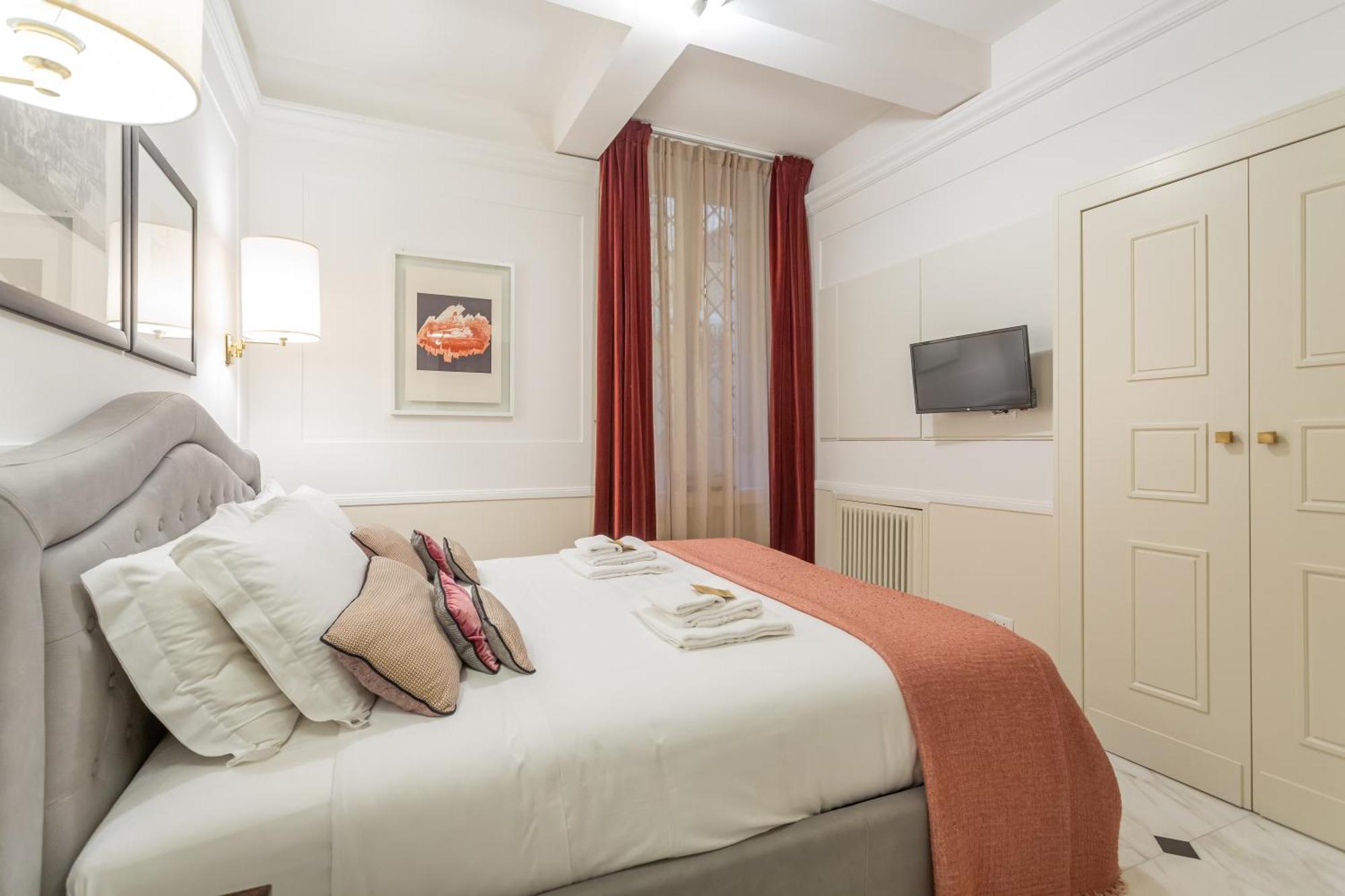 Stylish Spanish Steps Retreat Apartment Rom