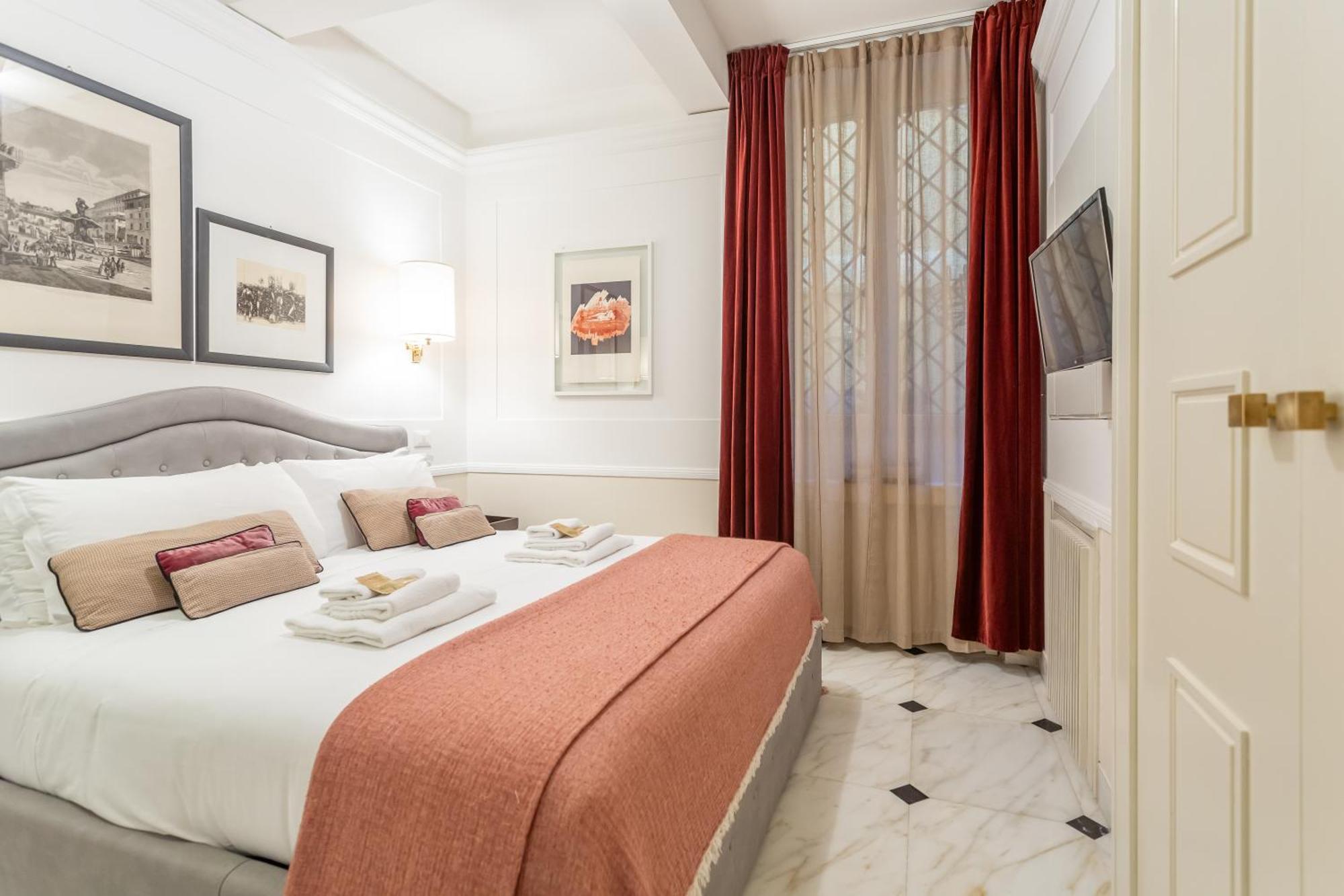 Stylish Spanish Steps Retreat * Rom