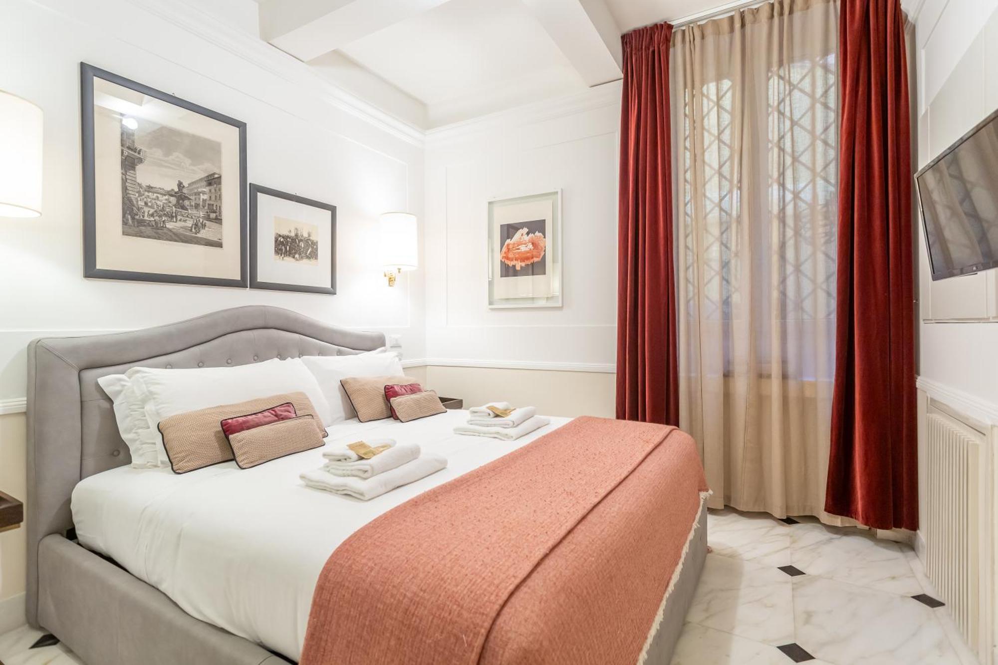 Stylish Spanish Steps Retreat * Rom