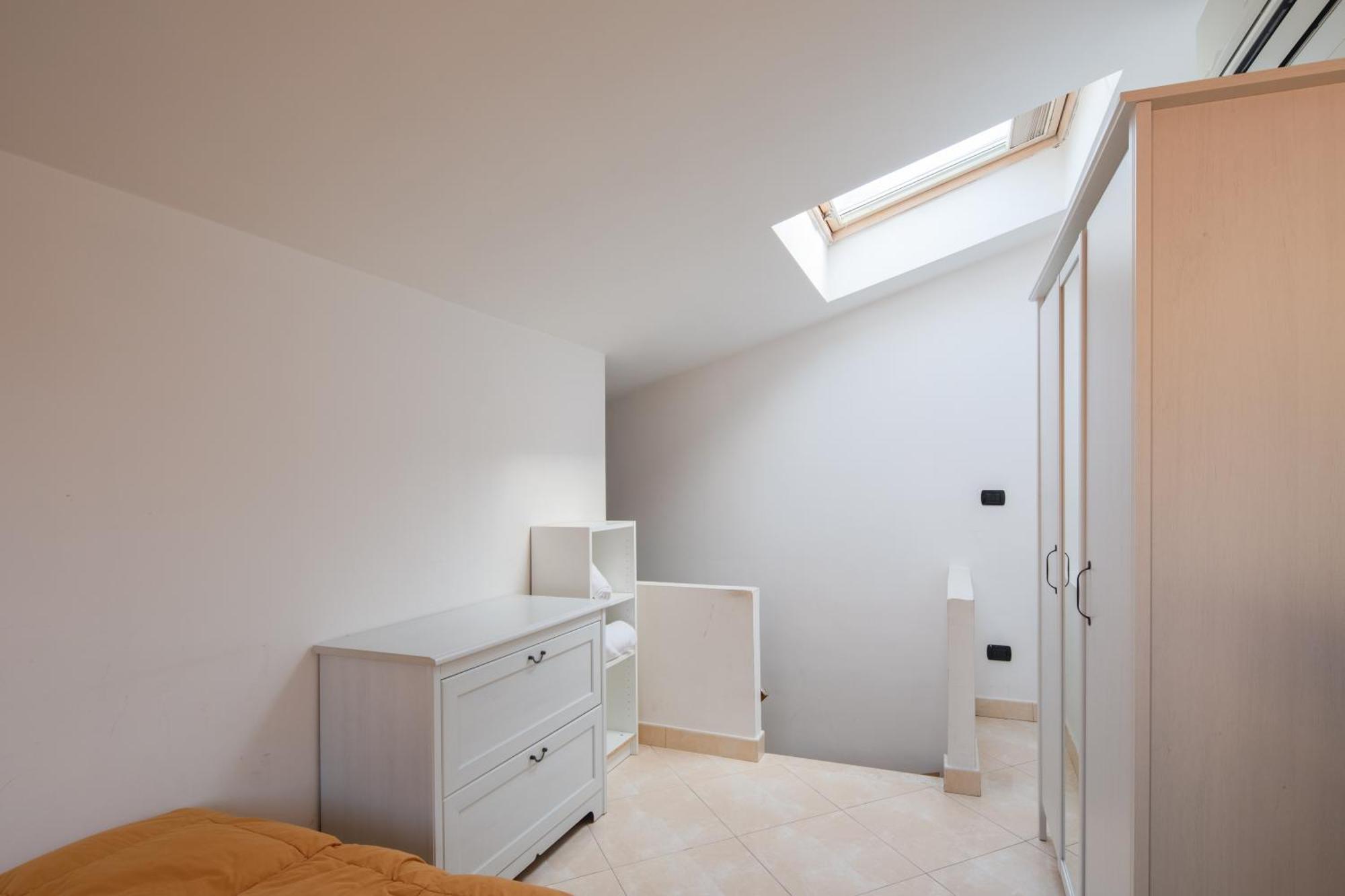 Eur Moravia Attico Panoramico Con Terrazzo, Fino A 5 Ospiti Leilighet *