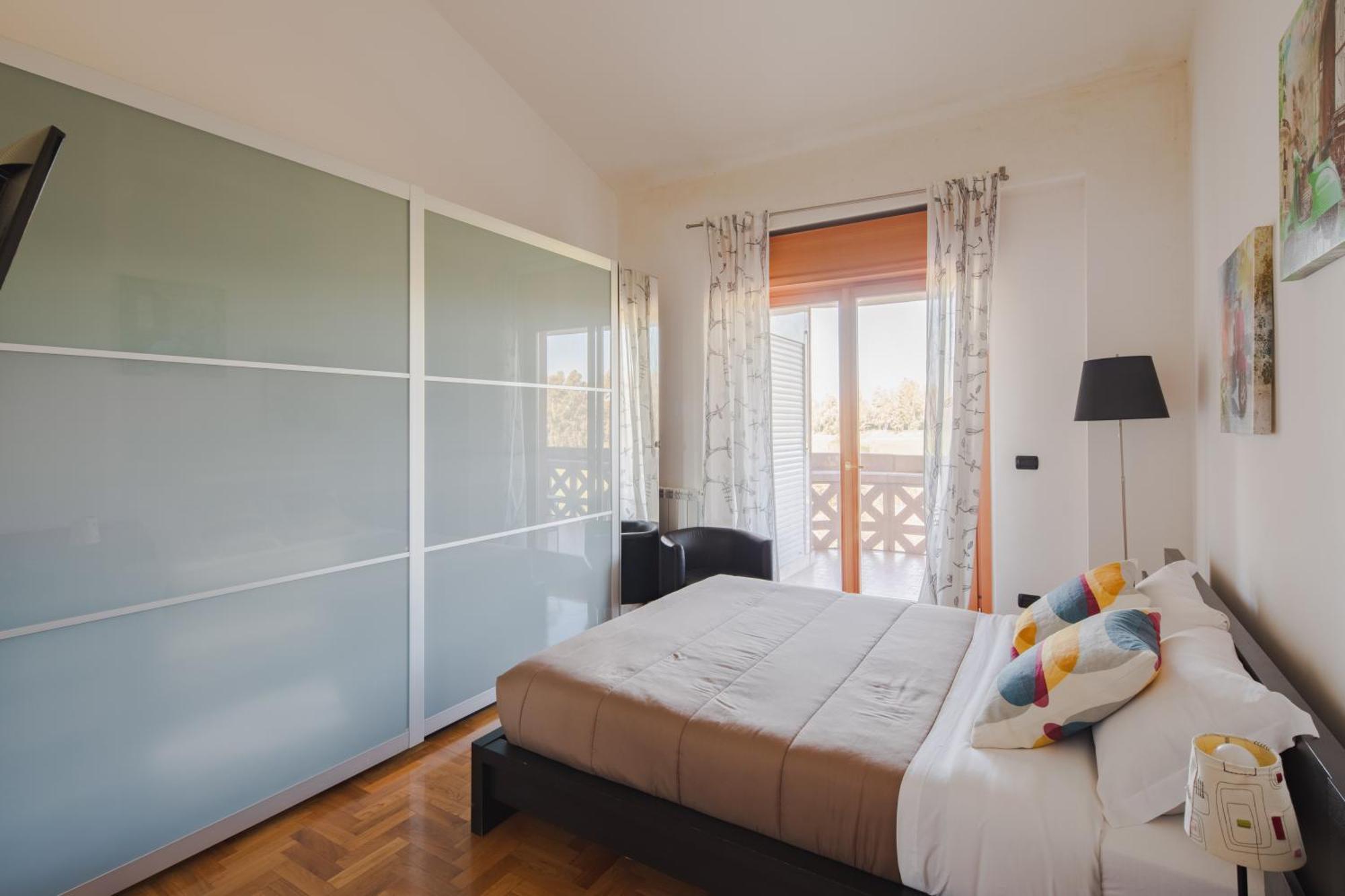 Eur Moravia Attico Panoramico Con Terrazzo, Fino A 5 Ospiti Leilighet Roma
