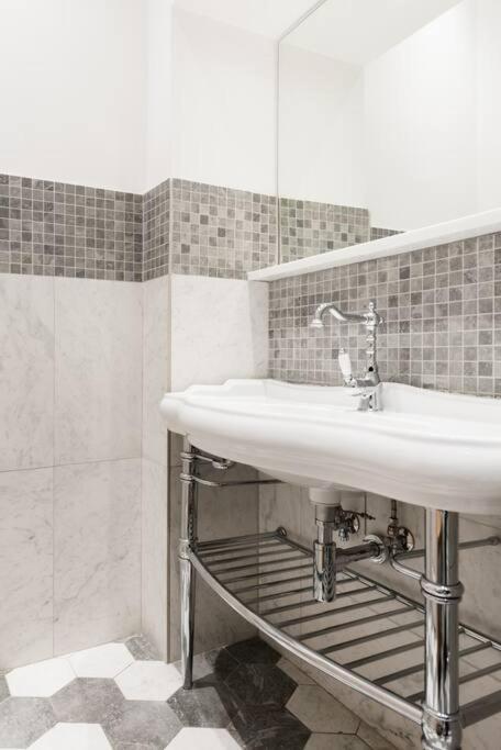 Modern Comfort, Poetic Charm Appartamento