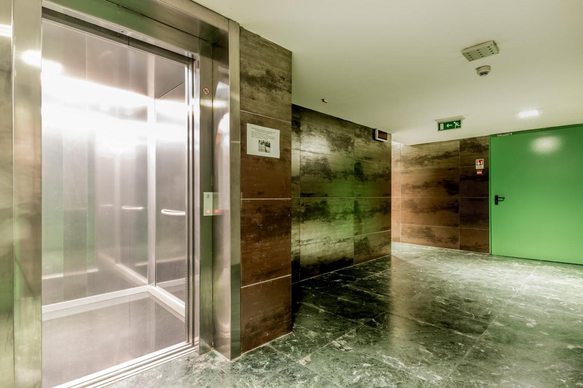 Attico Nel Cuore Di Con Box Privato Per Auto Apartamento