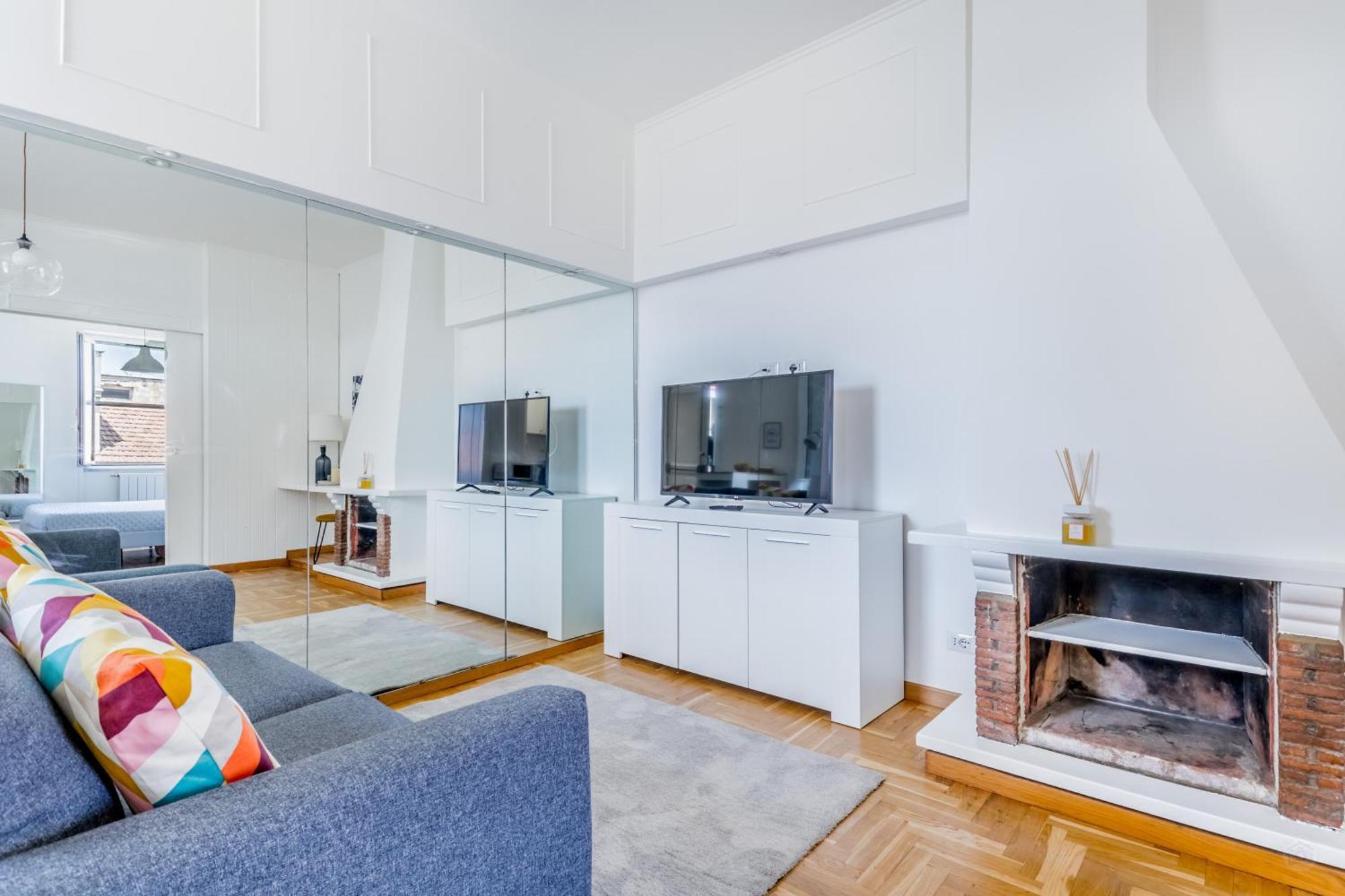 Attico Nel Cuore Di Con Box Privato Per Auto Apartamento Roma