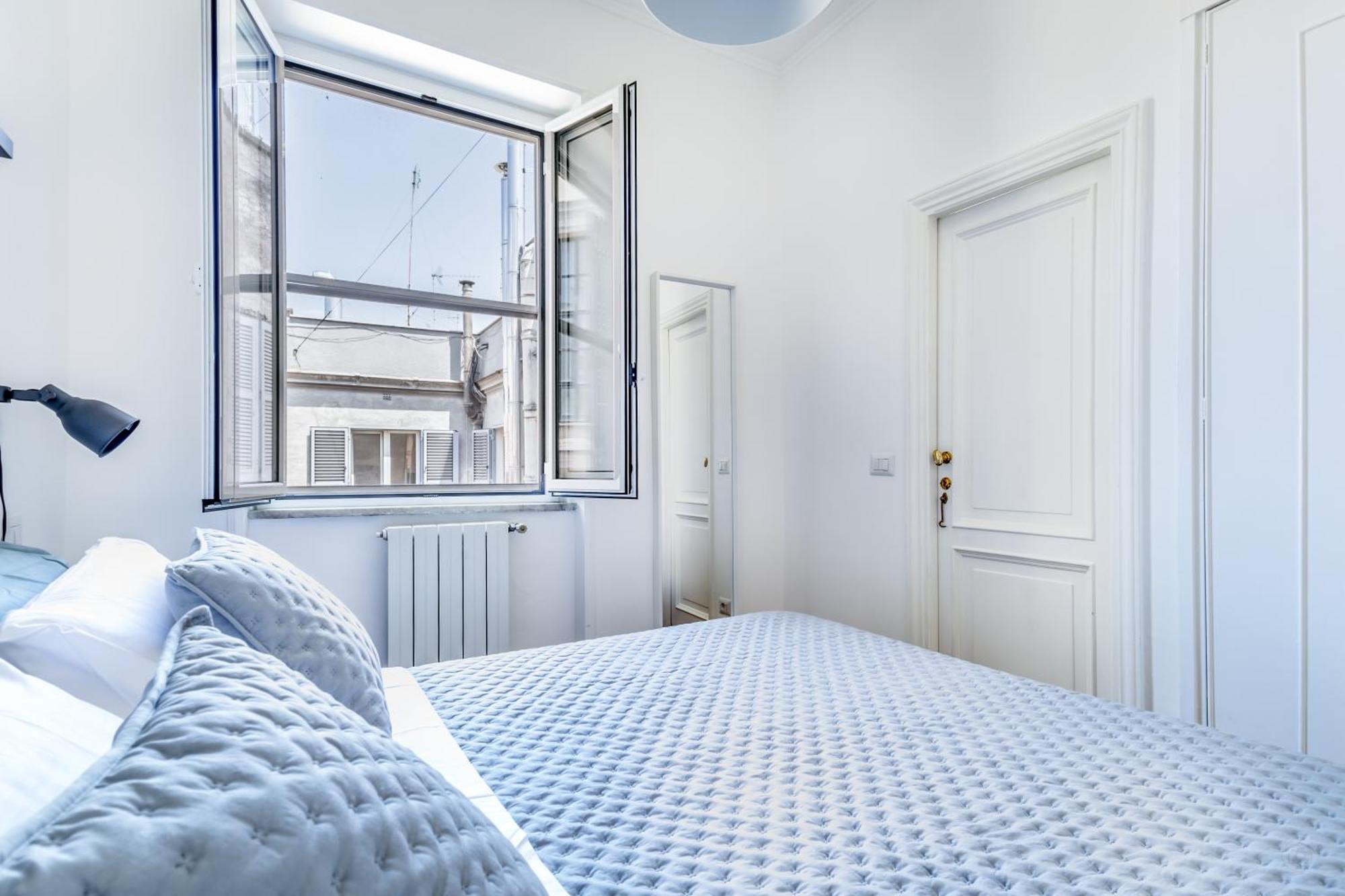 Attico Nel Cuore Di Con Box Privato Per Auto Apartamento *