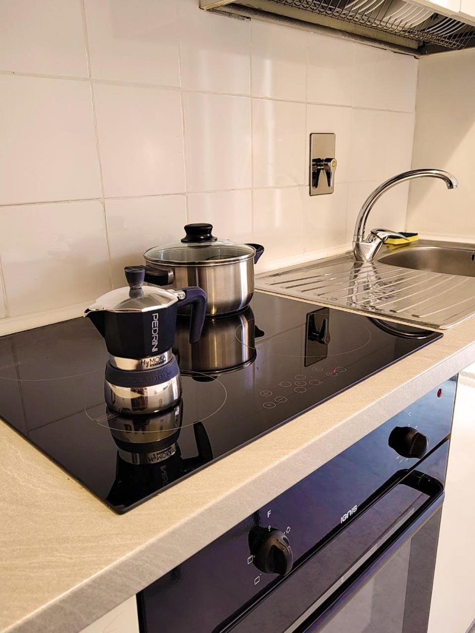Vivirome - 2 Bedrooms - San Giovanni * Roma