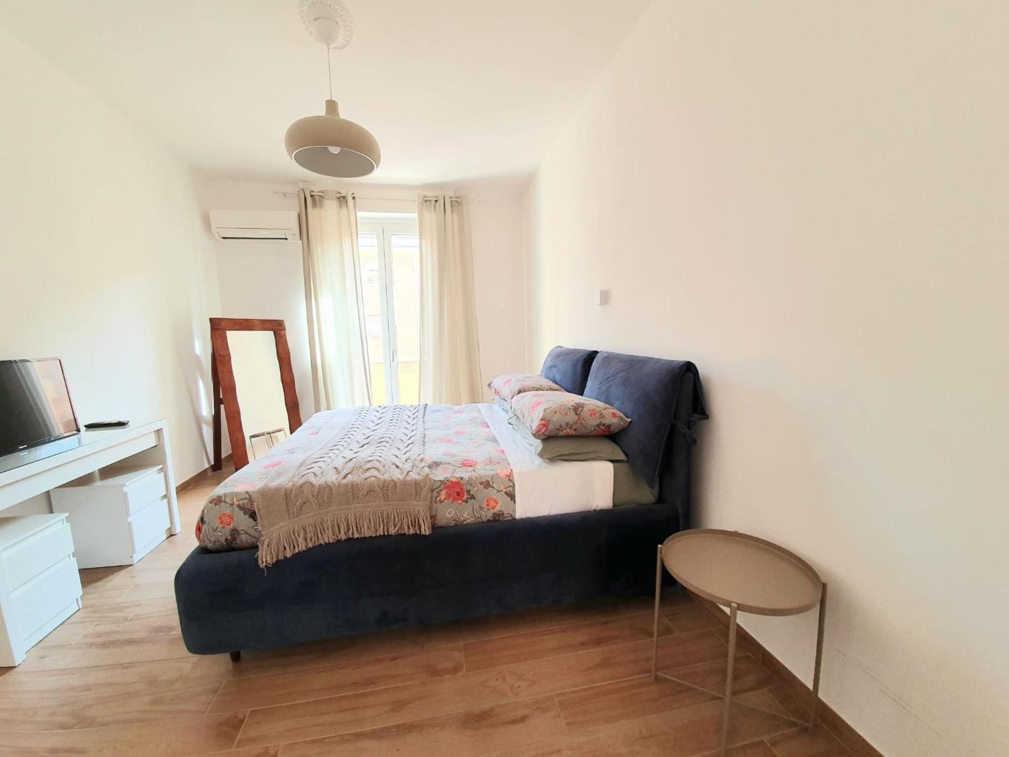 Cave Apartment Rom