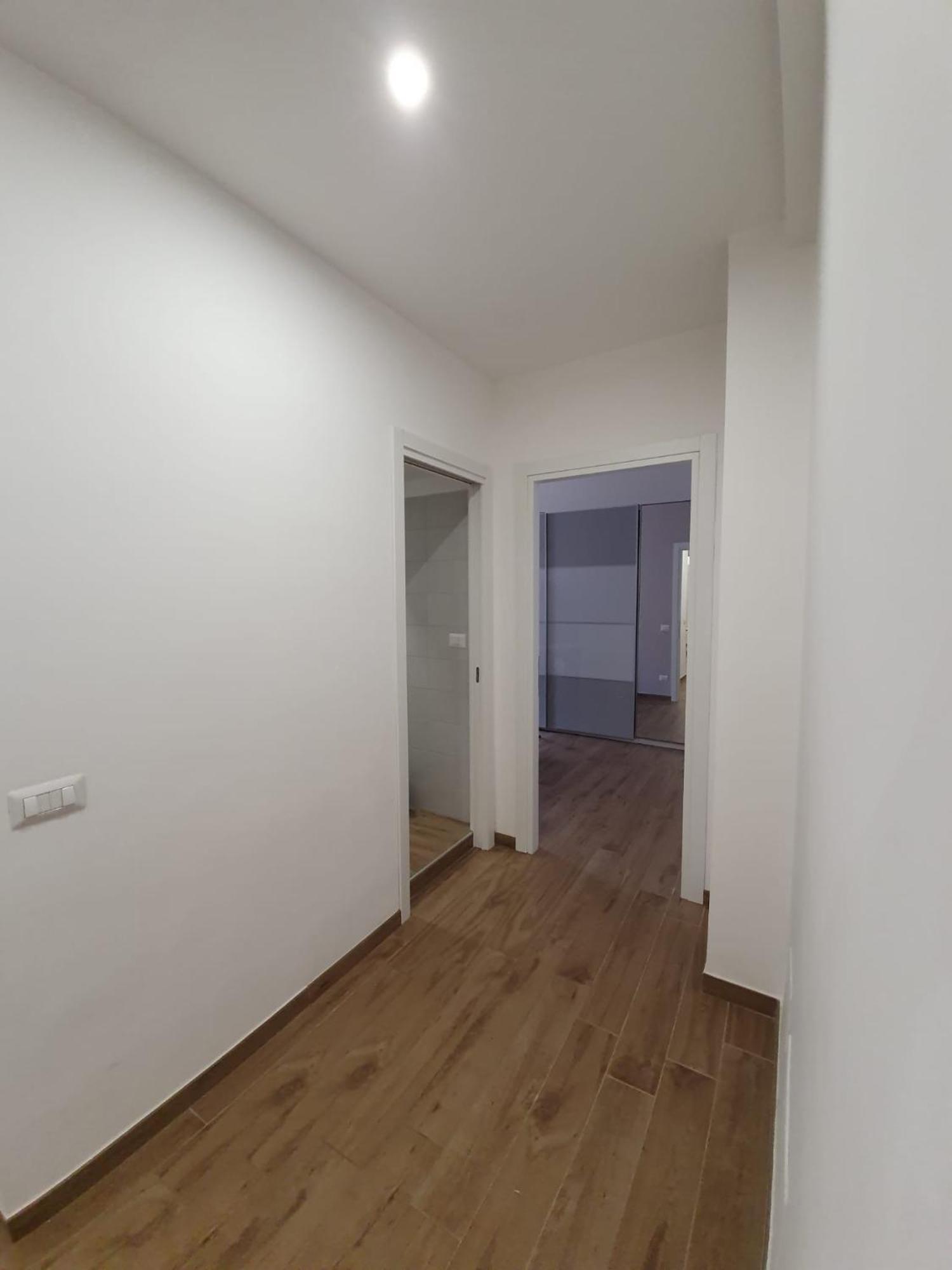 Apartment Cave Rom