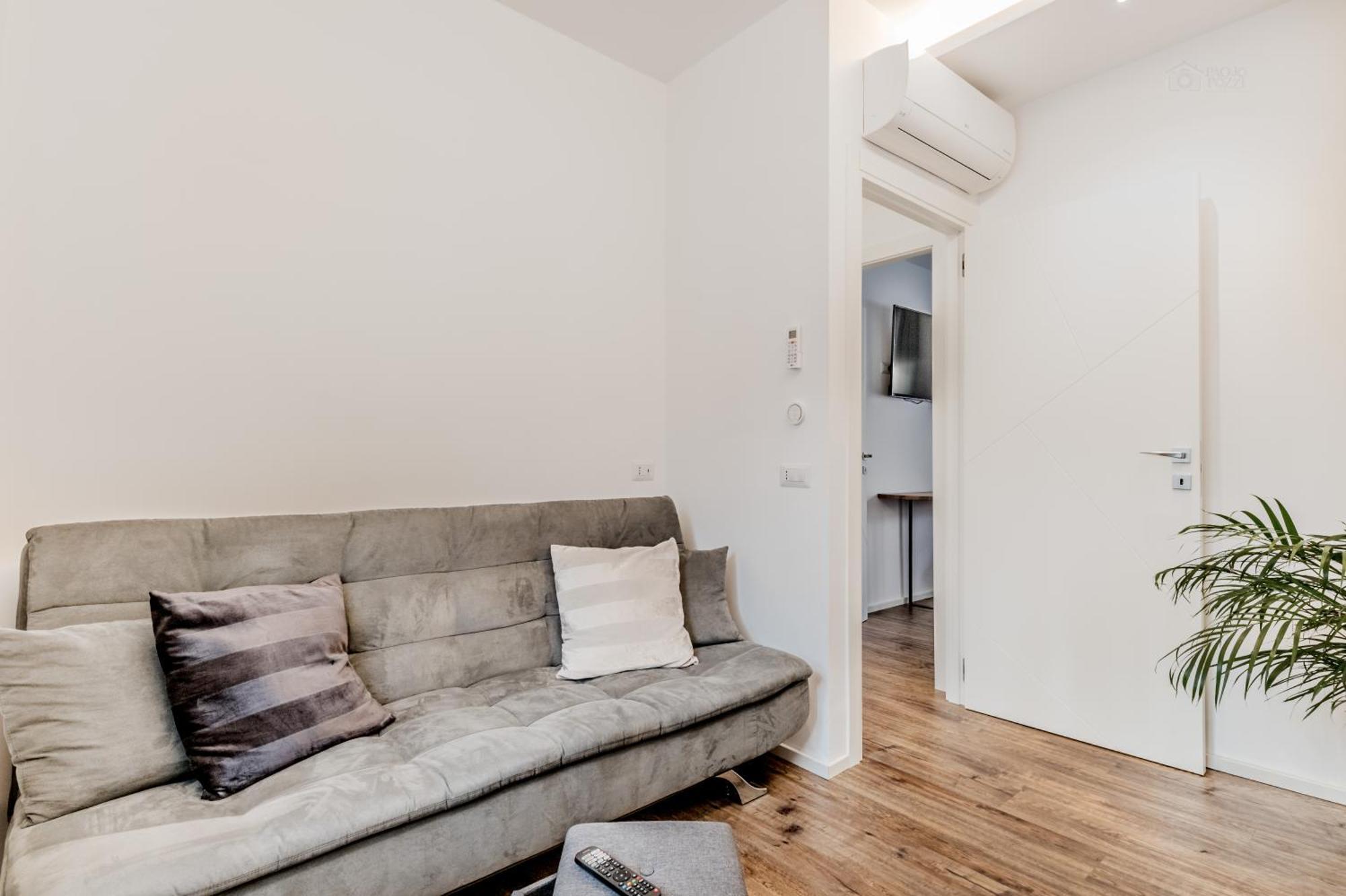 Loungefloor Metro A Netflix & Wi-fi Apartment *