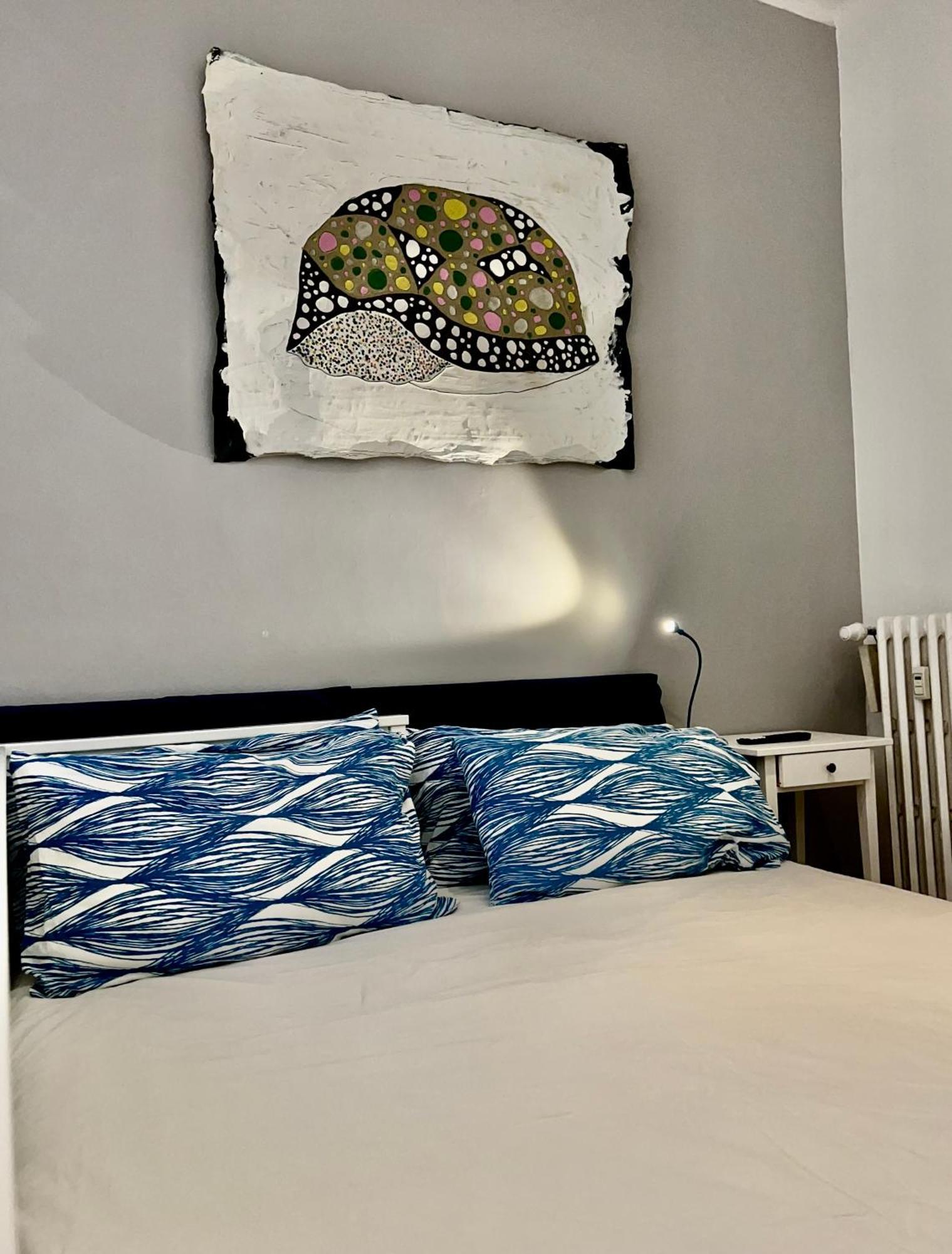 Lovely Art 2 Bedroom Flat Next To Metro Station Lodi Roma