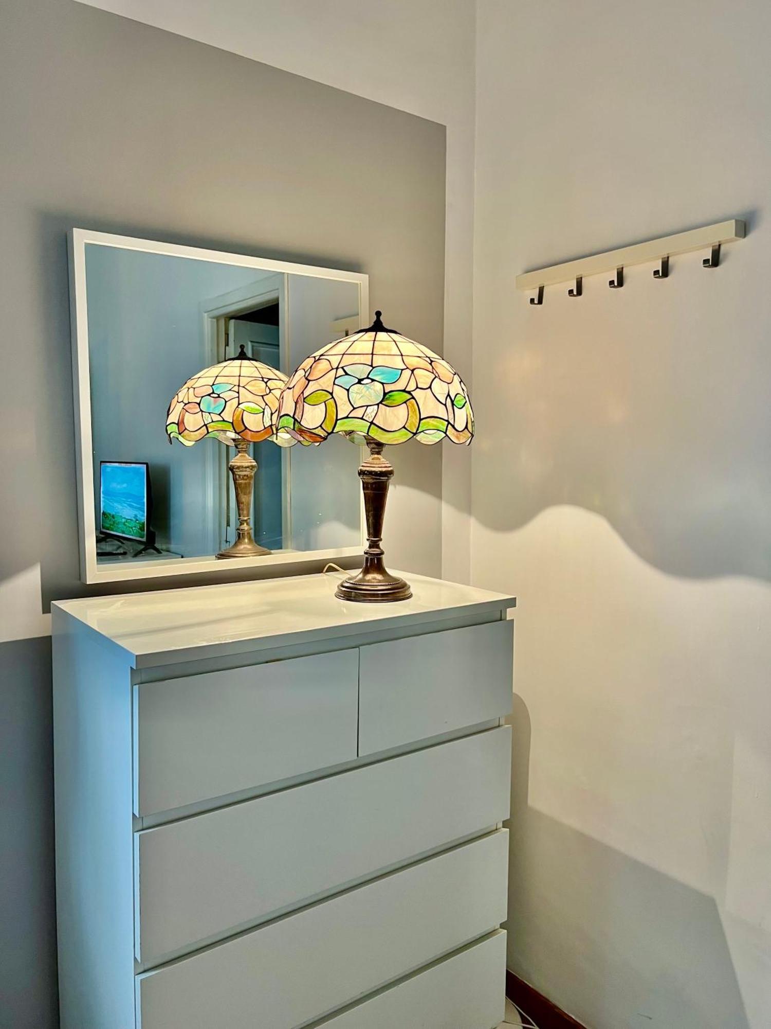 Lovely Art 2 Bedroom Flat Next To Metro Station Lodi * Roma