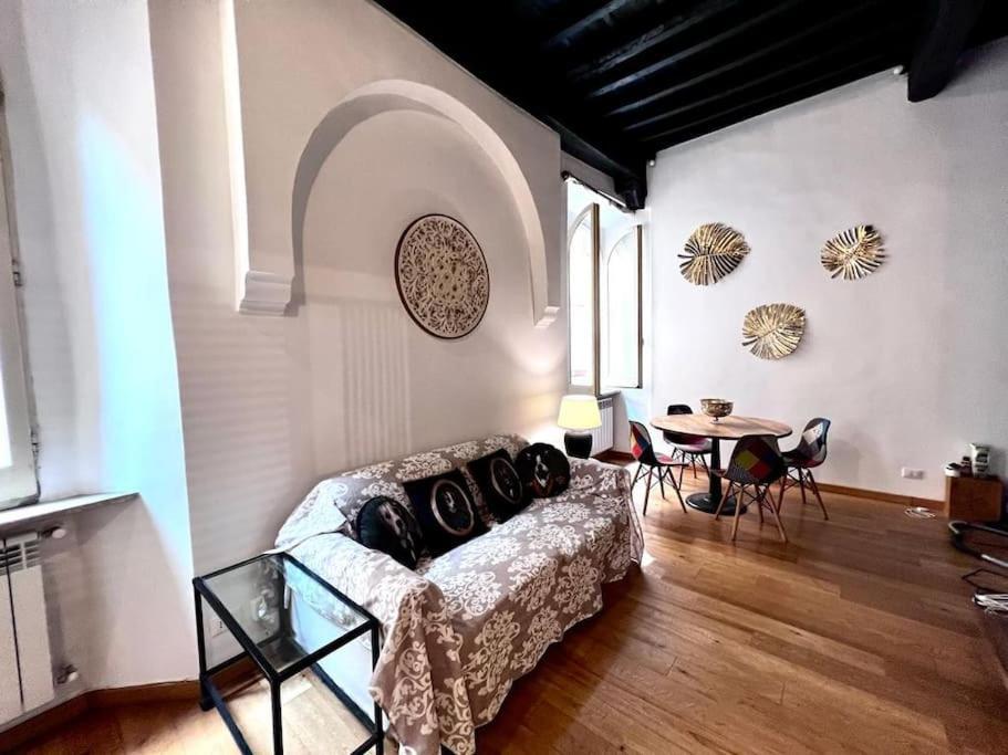 Apartamento Campo De' Fiori Loft The Angeli's *