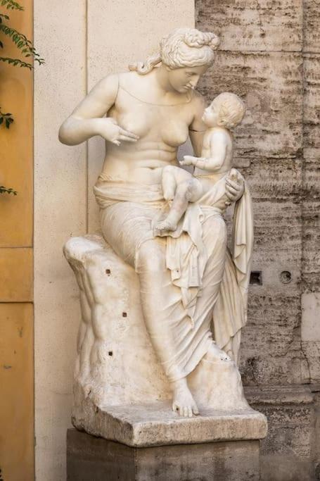 Discover The Pantheon From The Berardi Flat Apartment *