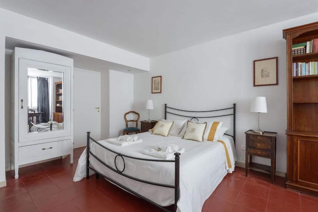 Discover The Pantheon From The Berardi Flat