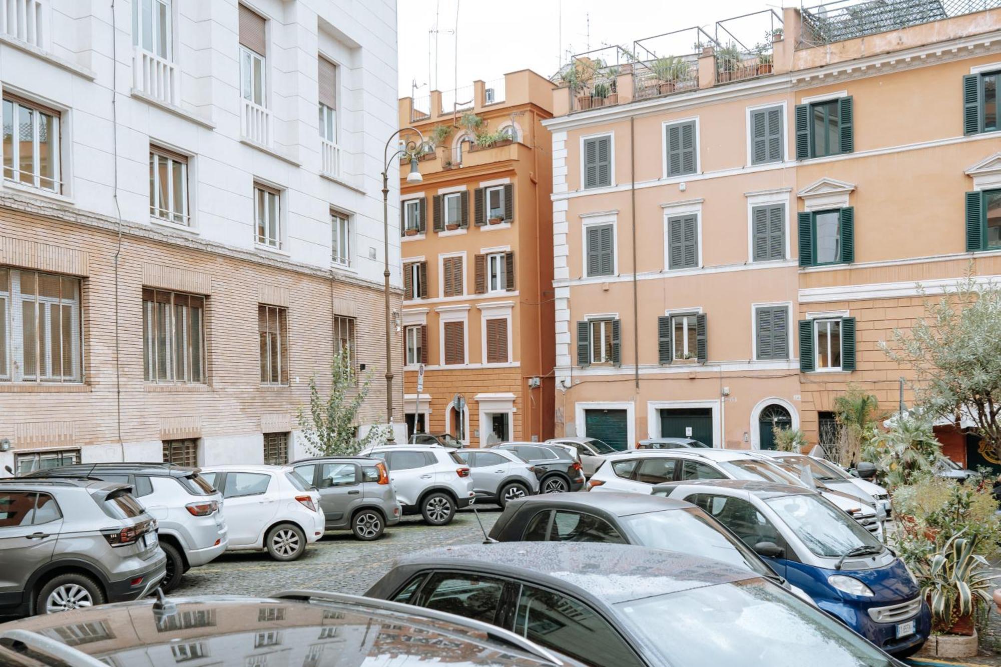 Vascellari Home, Trastevere