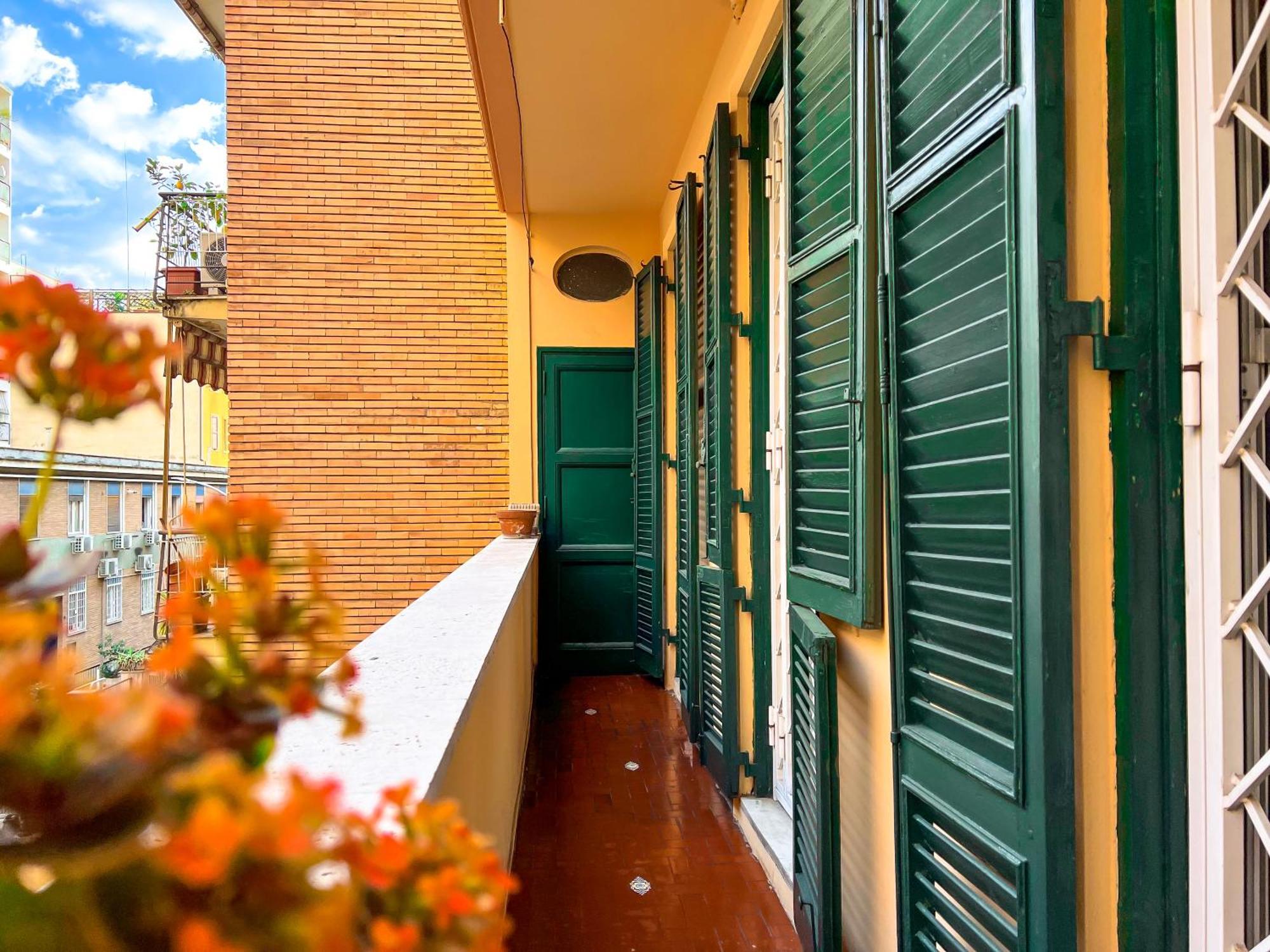 Large House Near The Metro A - Ideal For 6 People In The Center Of Appartamento Roma