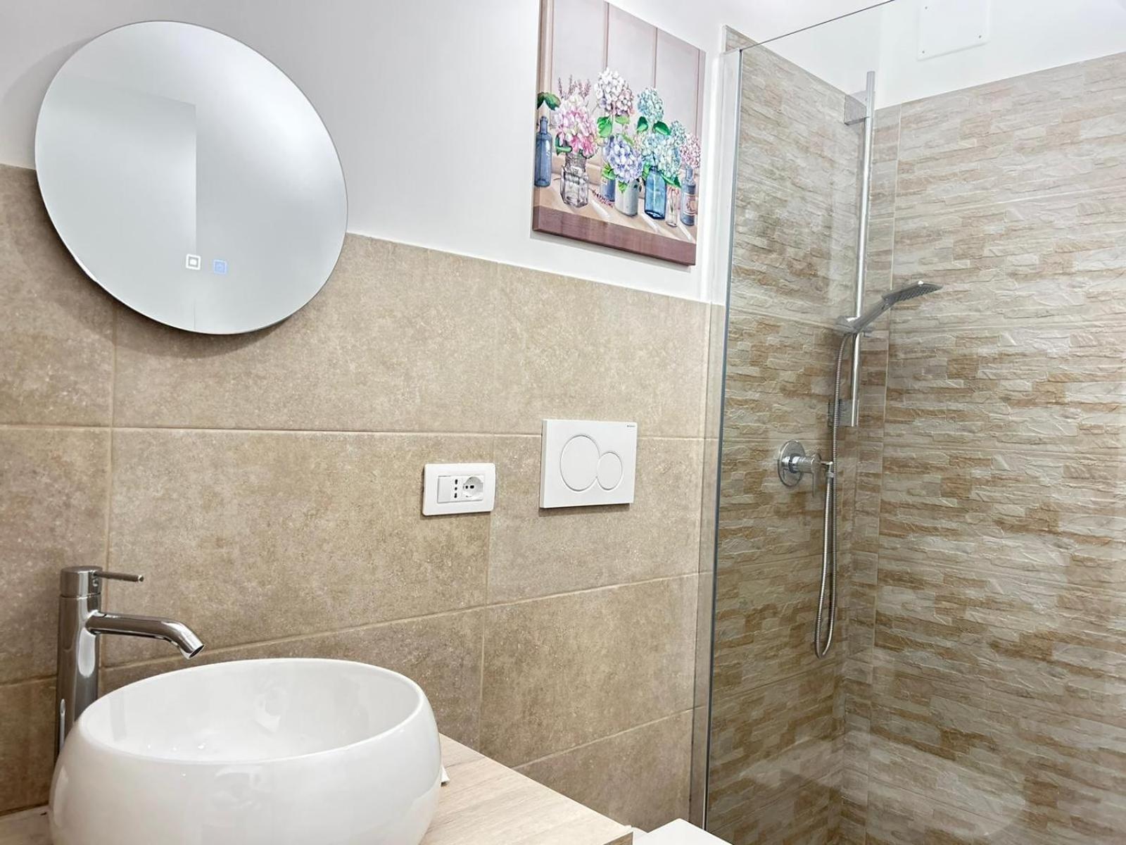 Apartamento Da Mauro & Michela 1 - Cozy - 5 Min Metro C Roma